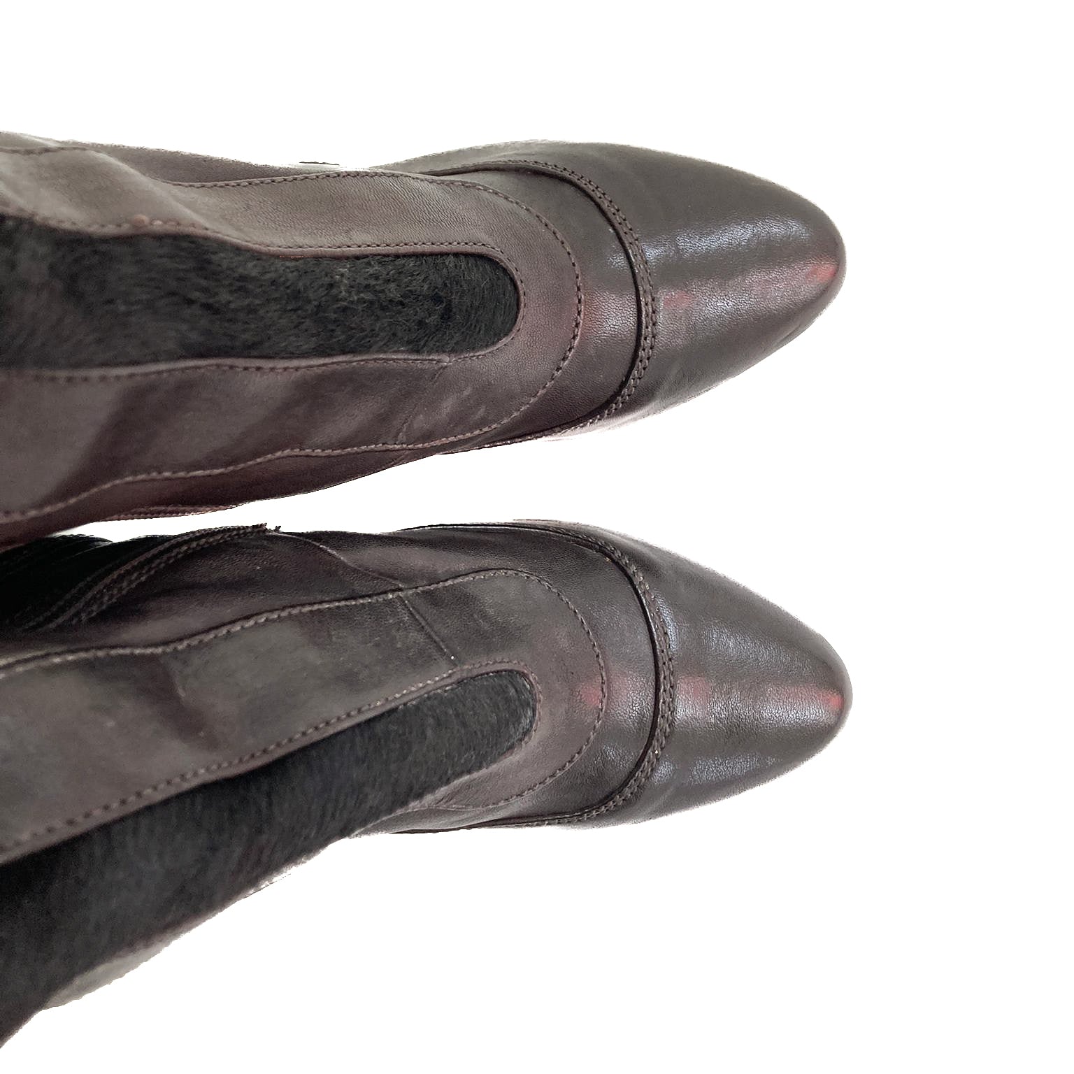 MOKA-tronchetto-vista-punte-sopra-paio-nappa-e-cavallino-testa-di-moro