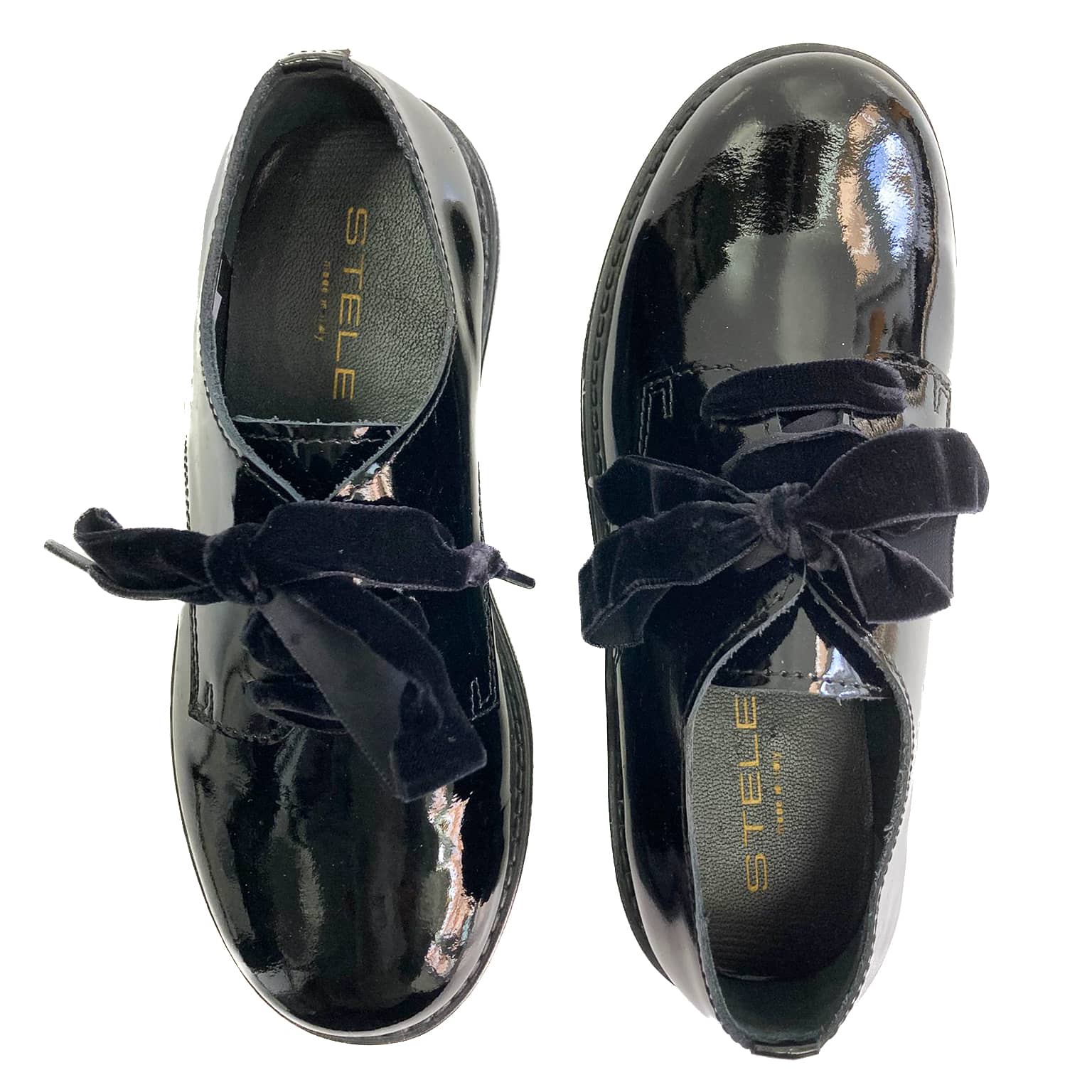 BIENVENIDA-francesina-vista-punta-lacci-velluto-vernice-nera