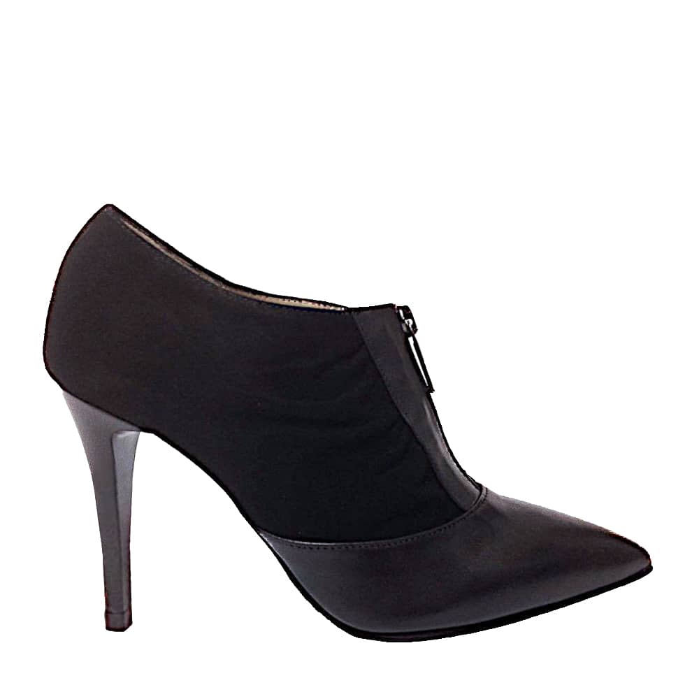 CELIA-stivaletto-vista-frontale-singola-camoscio-nappa-nero