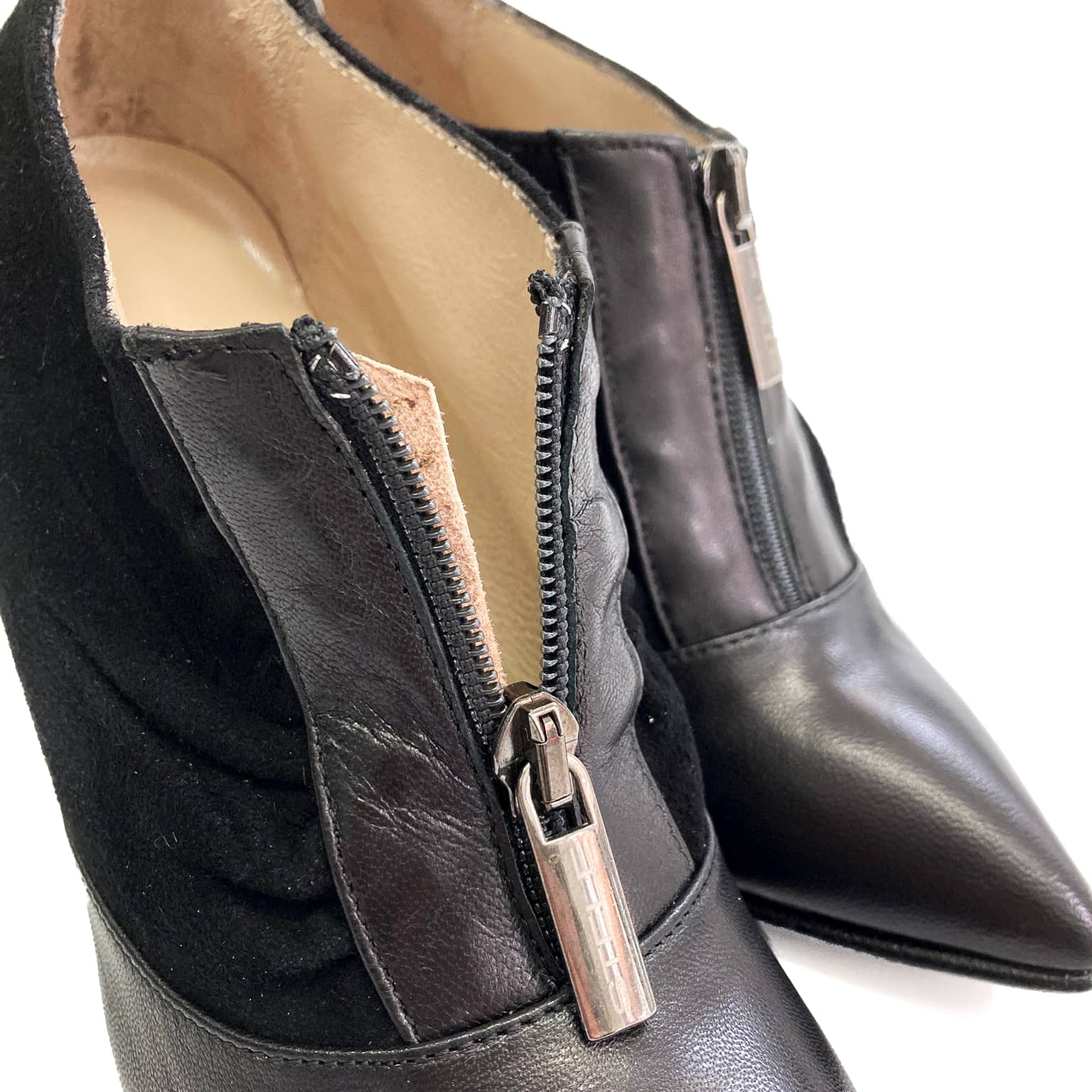 CELIA-stivaletto-vista-zip-frontale-aperta-camoscio-nappa-nero