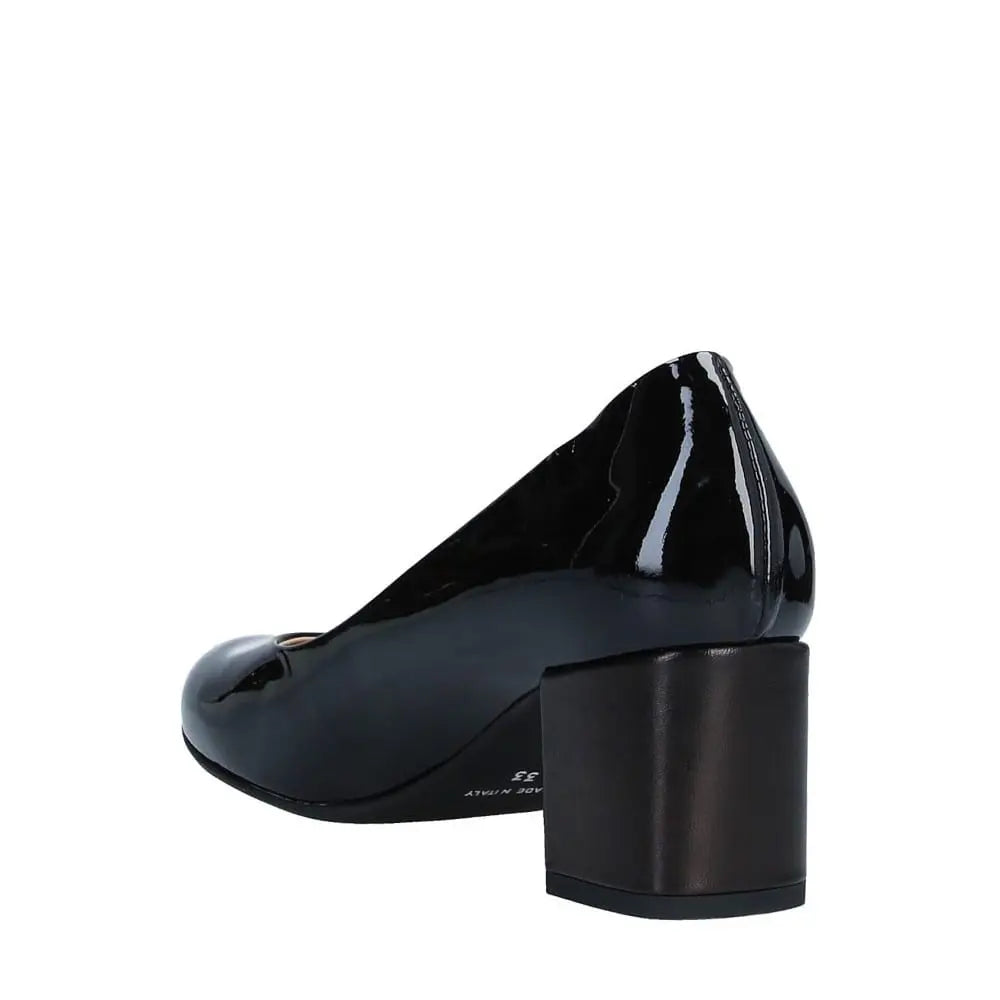 GENNANA-decollete-punta-tonda-vista-tallone-vernice-nera