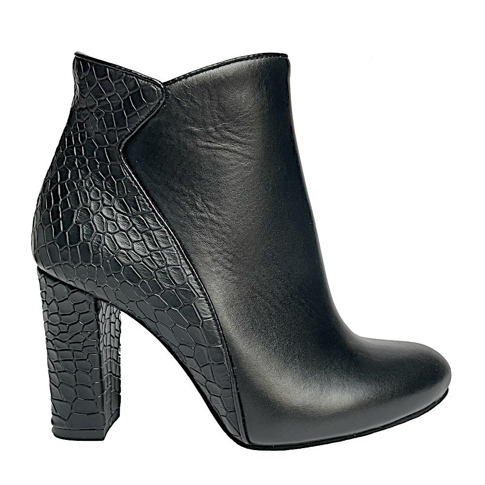 GITANA-tronchetto-stivaletto-vista-laterale-singolo-vitello-cocco-nero