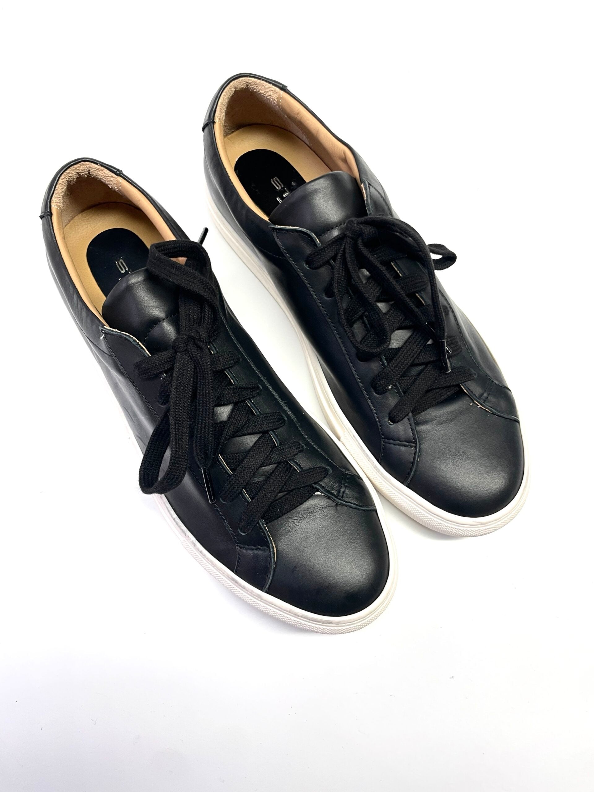 Clea-vitello-nero-pelle-vera-vista-sopra-made-in-italy