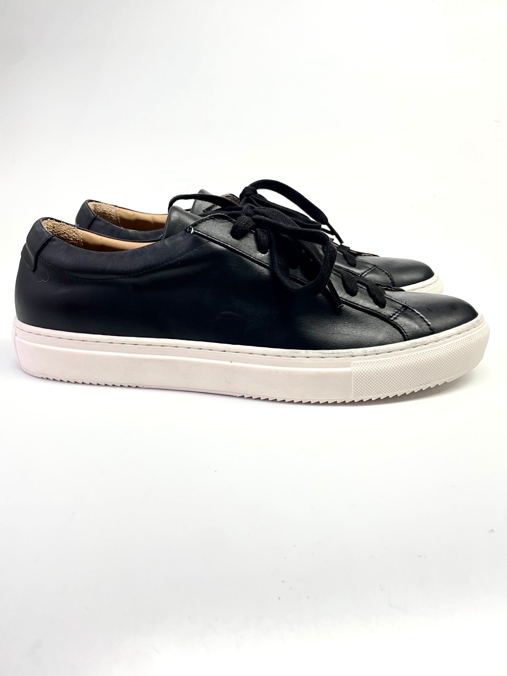 Clea-vitello-nero-pelle-vista-laterale-paio-made-in-italy