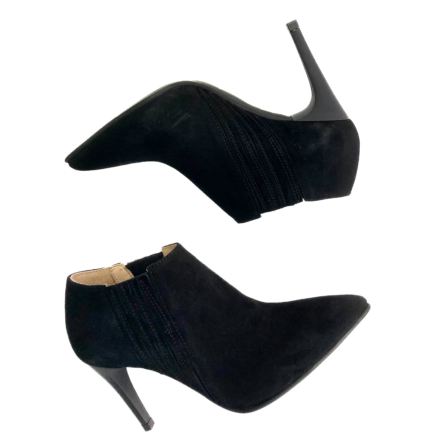 CLARINDA-stivaletto-giroforma-vista-laterale-paio-sopra-camoscio-nero