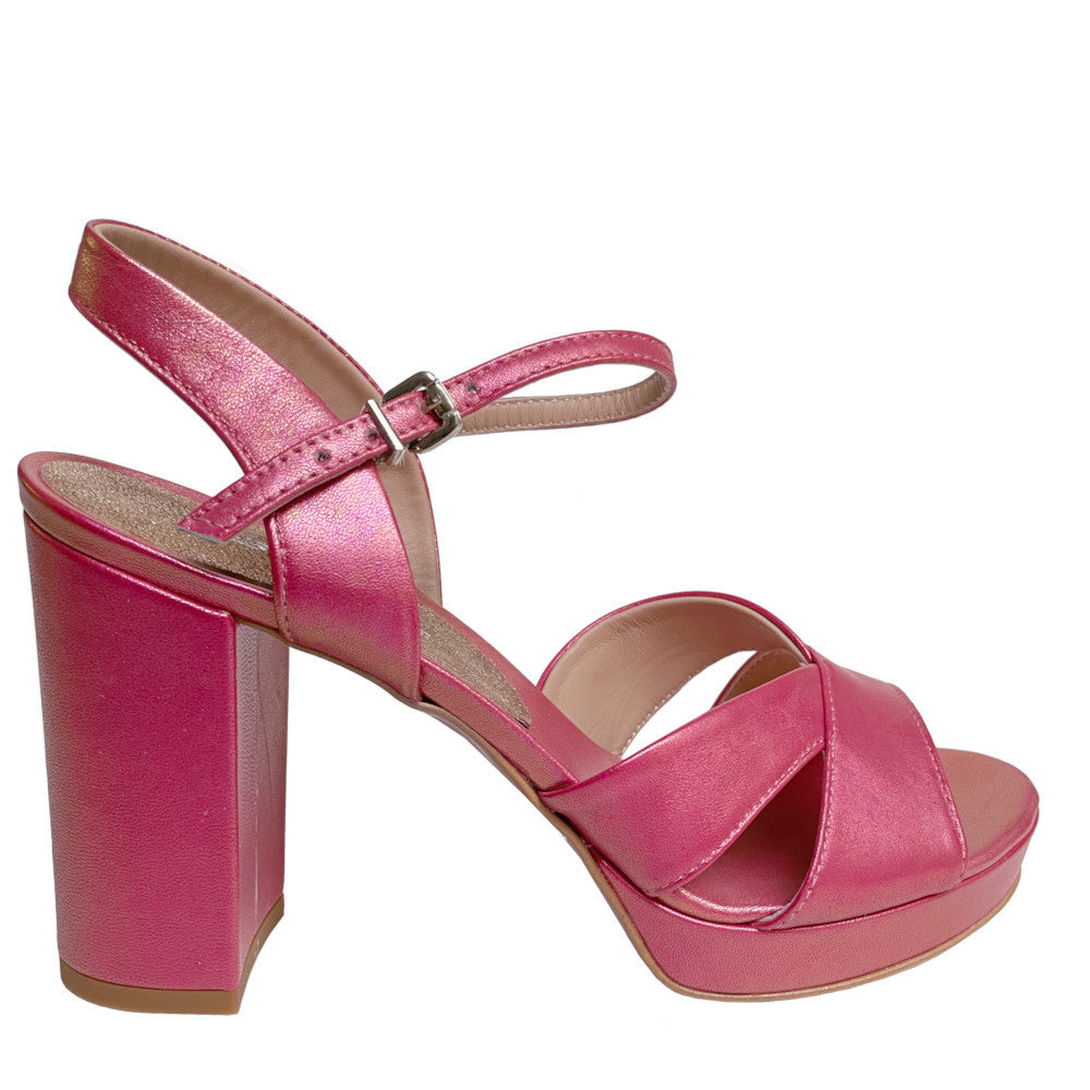 NARCISA-sandalo-plateau-vista-laterale-singola-nappa-rosa-ciliegia