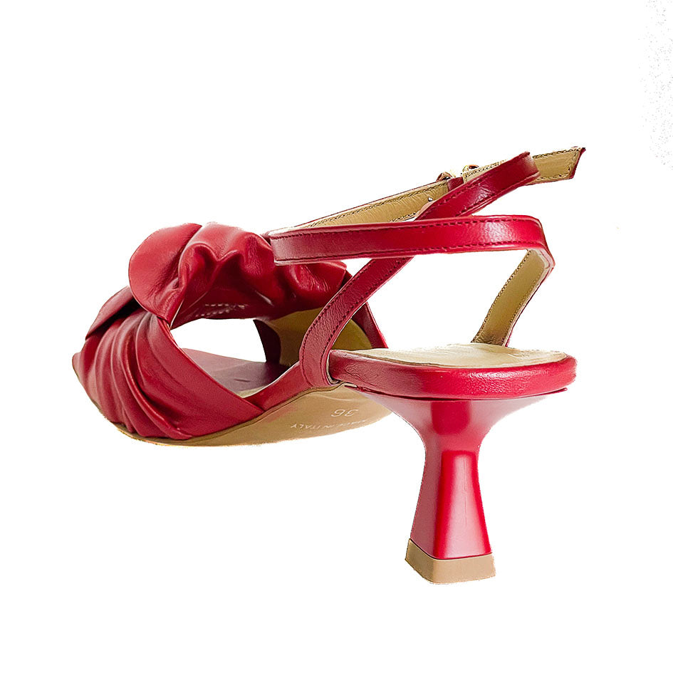 MODESTA-sandalo-vista-tallone-singola-nappa-rossa-nodo