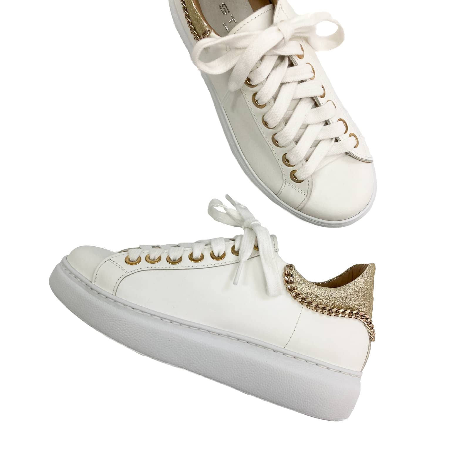 MIRANDA-sneakers-vista-laterale-e-punta-vitello-bianco-glitter-oro-catena-oro