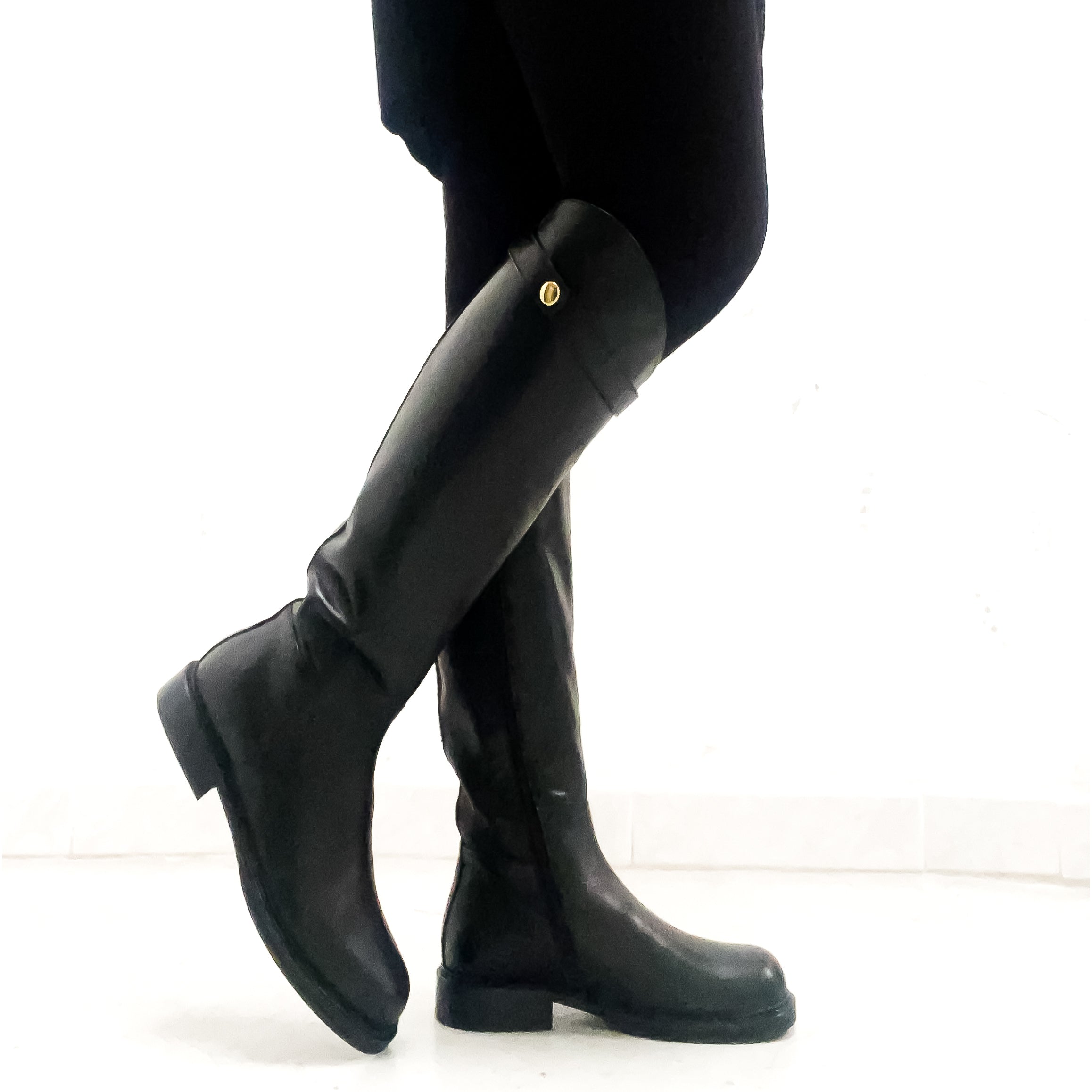 SUZANNE-stivale-vista-indossato-laterale-tallone-vitello-nero-made-in-italy