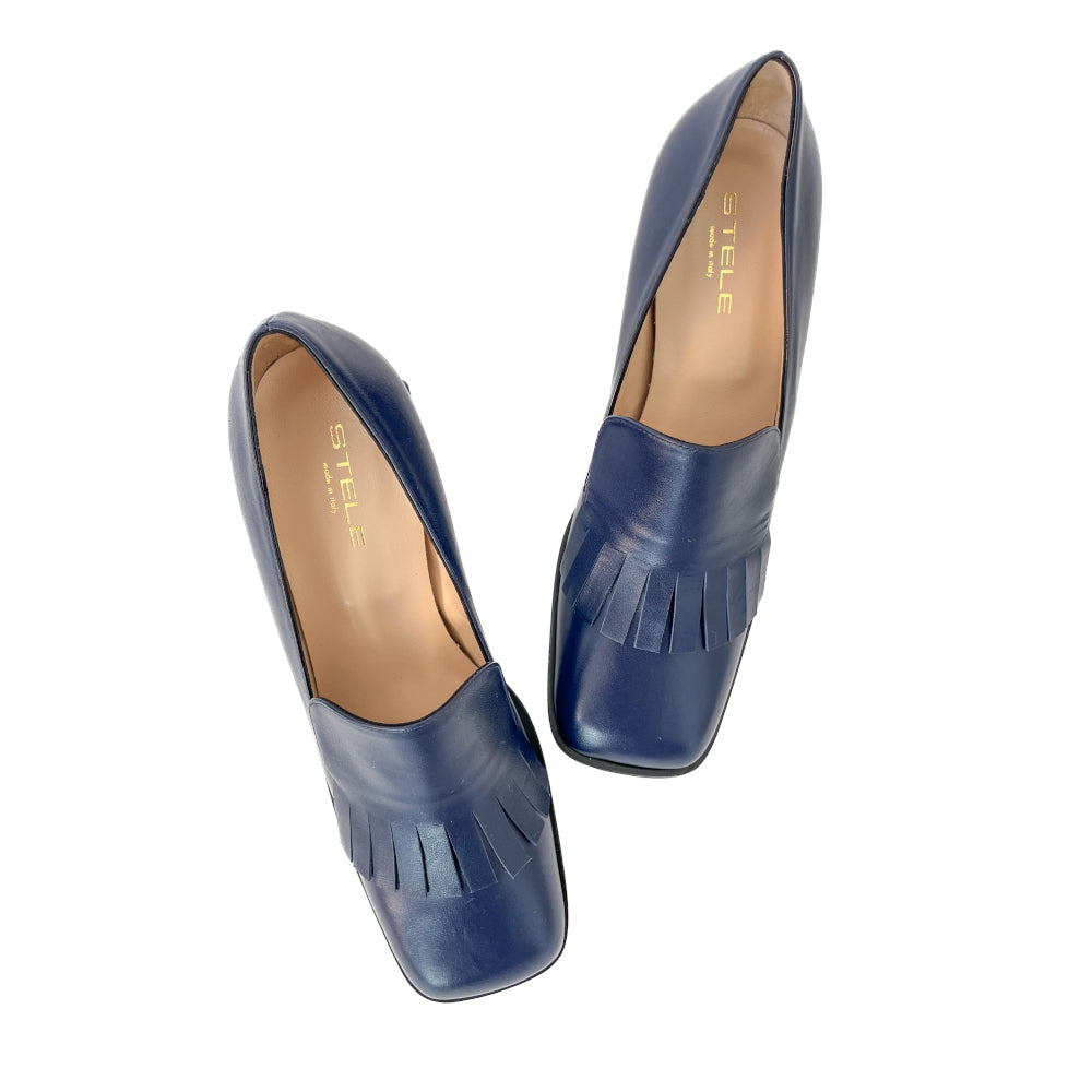 MICHELINE-mocassino-con-tacco-vista-punta-sopra-vitello-blu