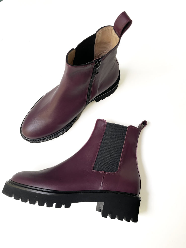 VICTOIRE-beatles-vista-laterale-e-punta-sopra-paio-vitello-bordeaux