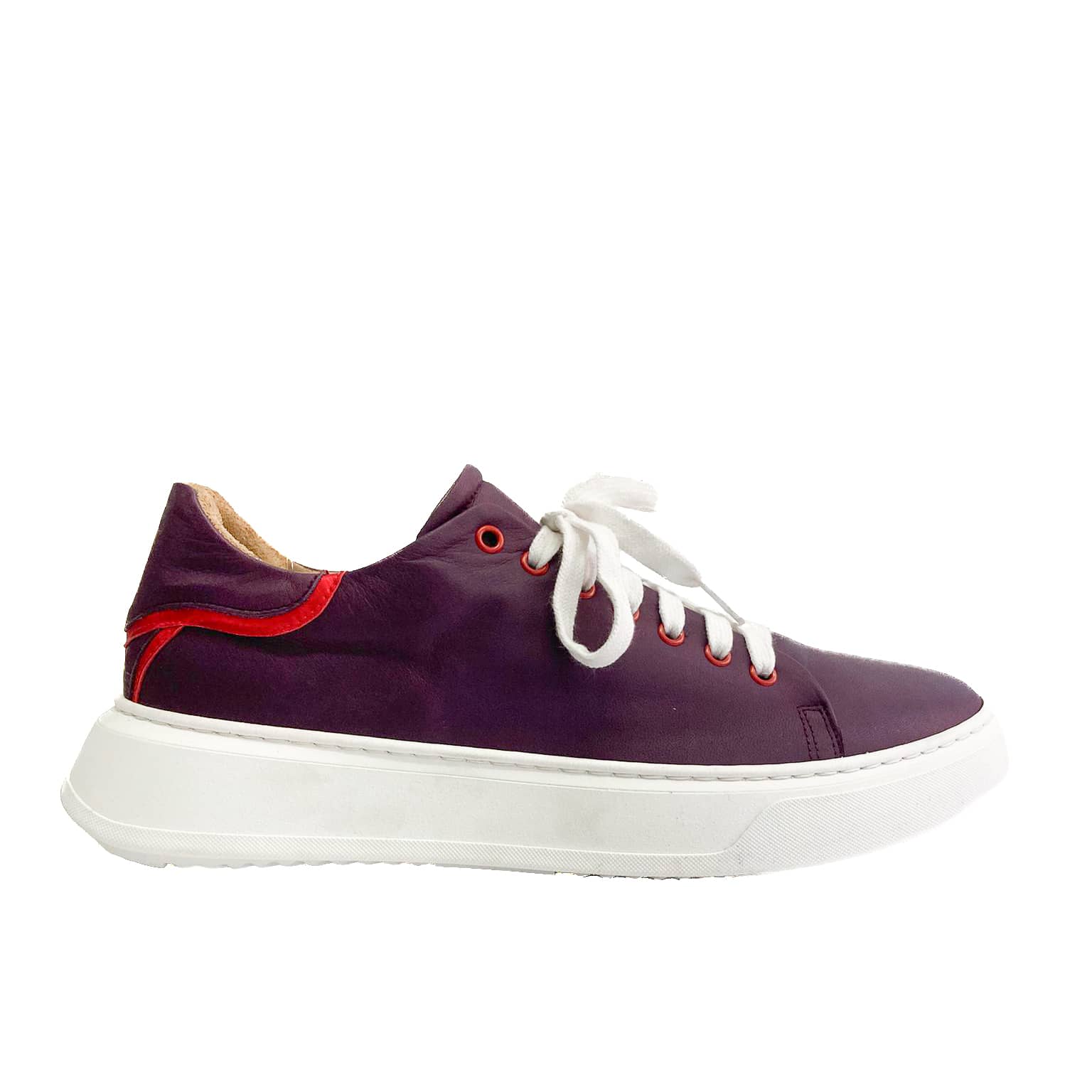 VALERIE-sneakers-vista-laterale-paio-nappa-prugna-laminato-rosso