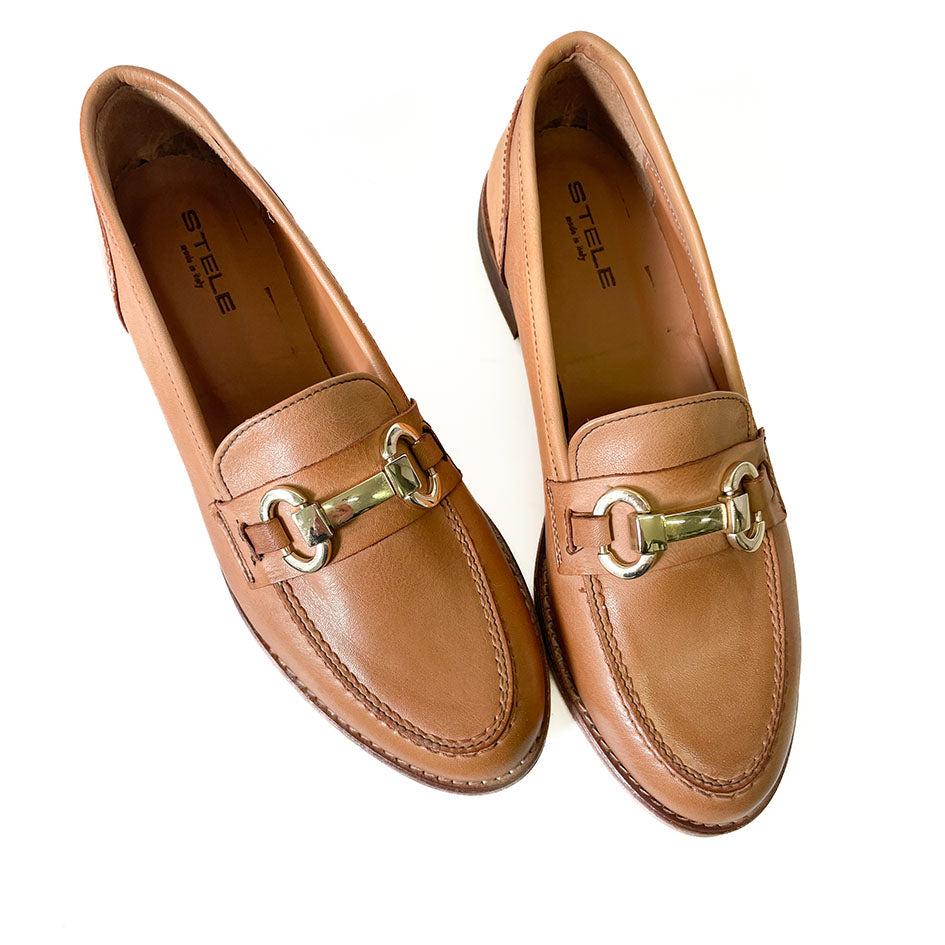 ABELIA-mocassino-vista-punta-sopra-paio-vitello-cuoio