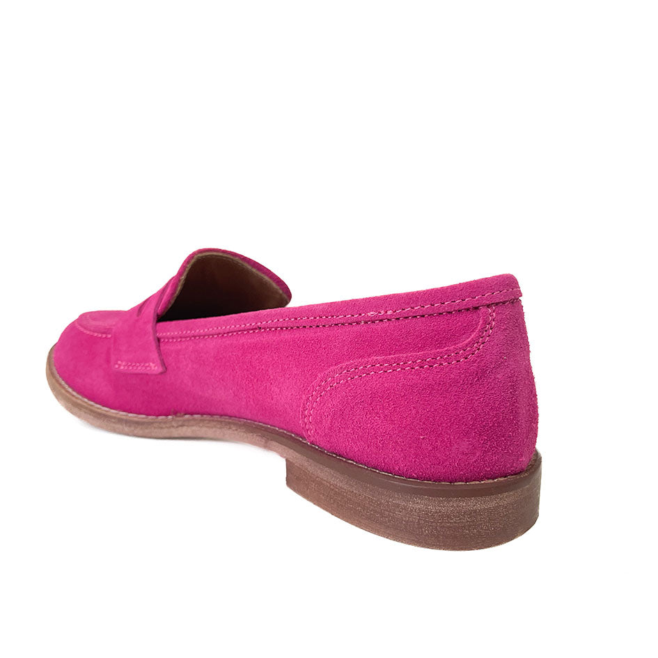 ACHILLEA-mocassino-vista-tallone-dietro-camoscio-fucsia