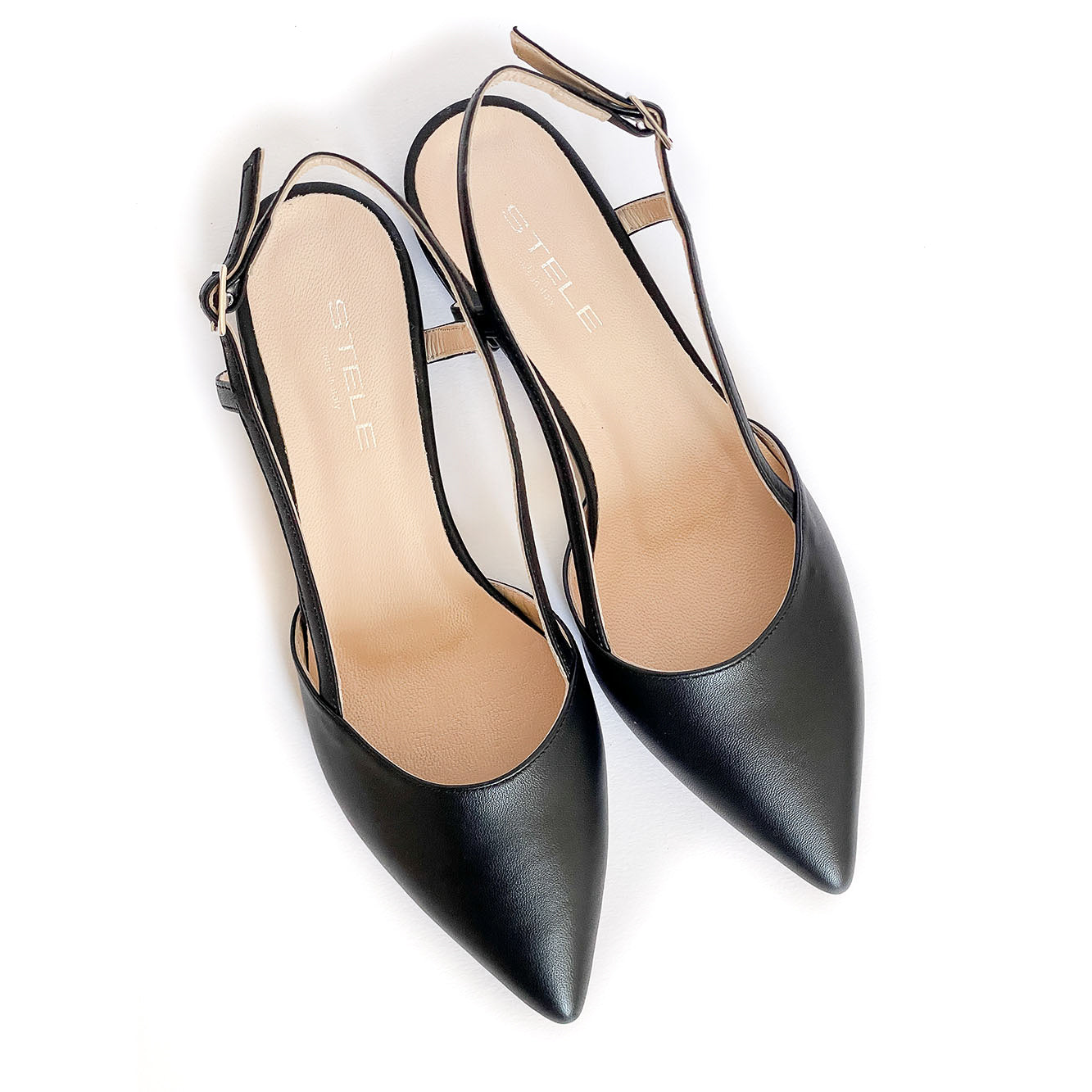 AMARILLIS-slingback-chanel-vista-punta-sopra-nappa-nera