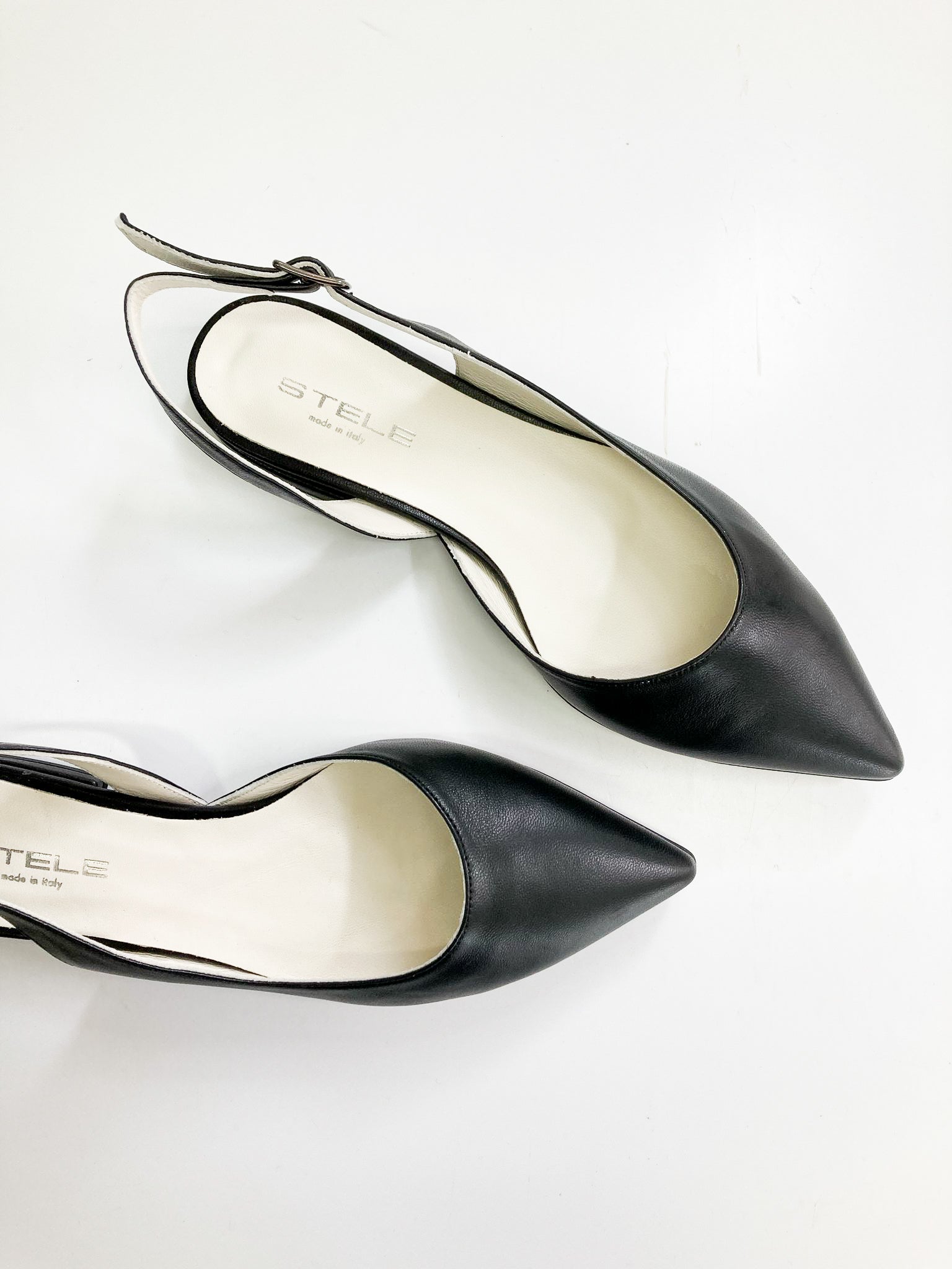 ARDISIA-slingback-vista-punta-vicina-paio-nappa-nera