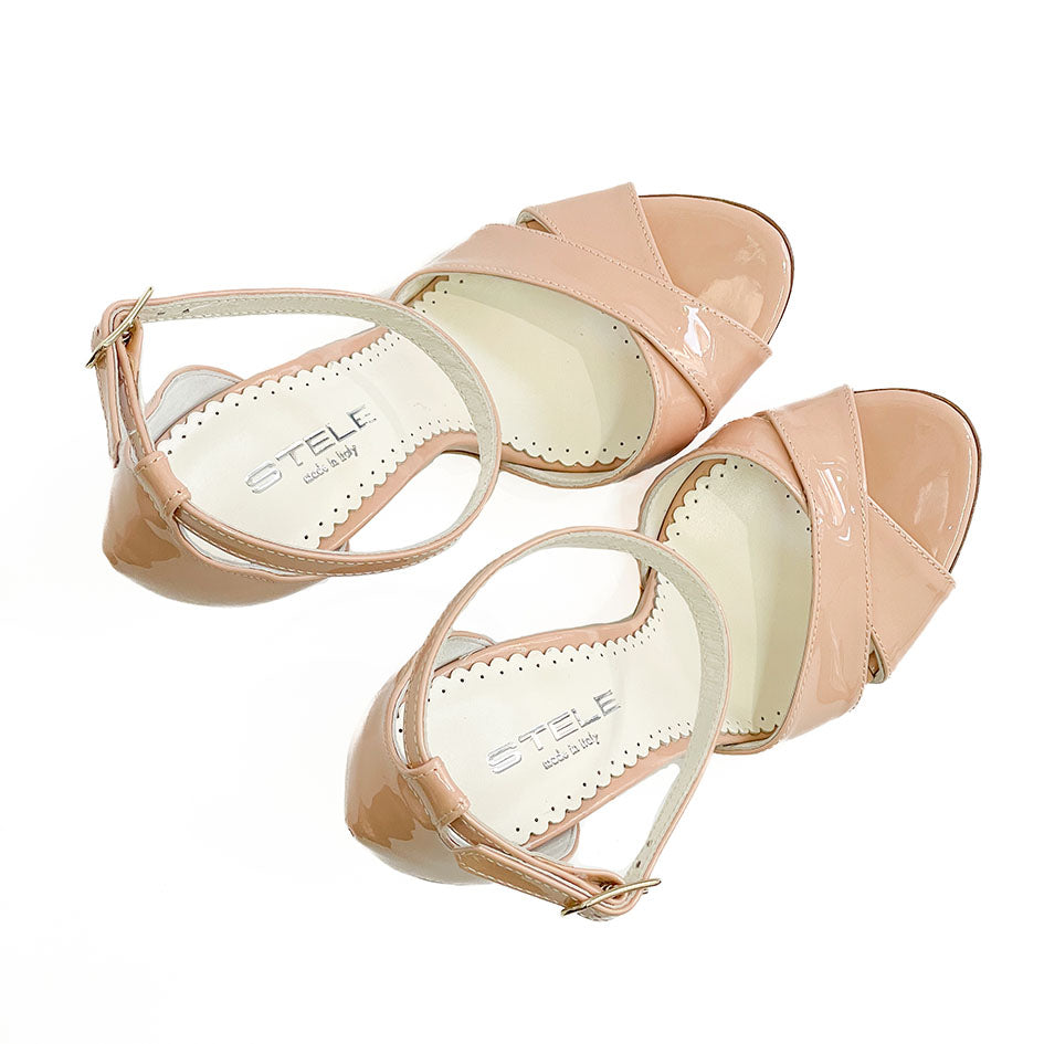 PEONIA-sandalo-vista-punta-sopra-paio-vernice-nudo-tacco-11,5