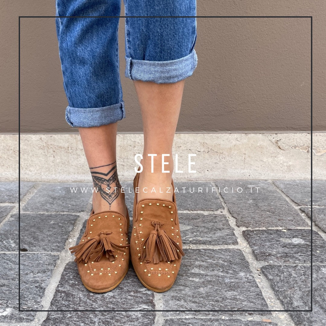 PATRASSO-mocassino-vista-indossato-punta-camoscio-cuoio