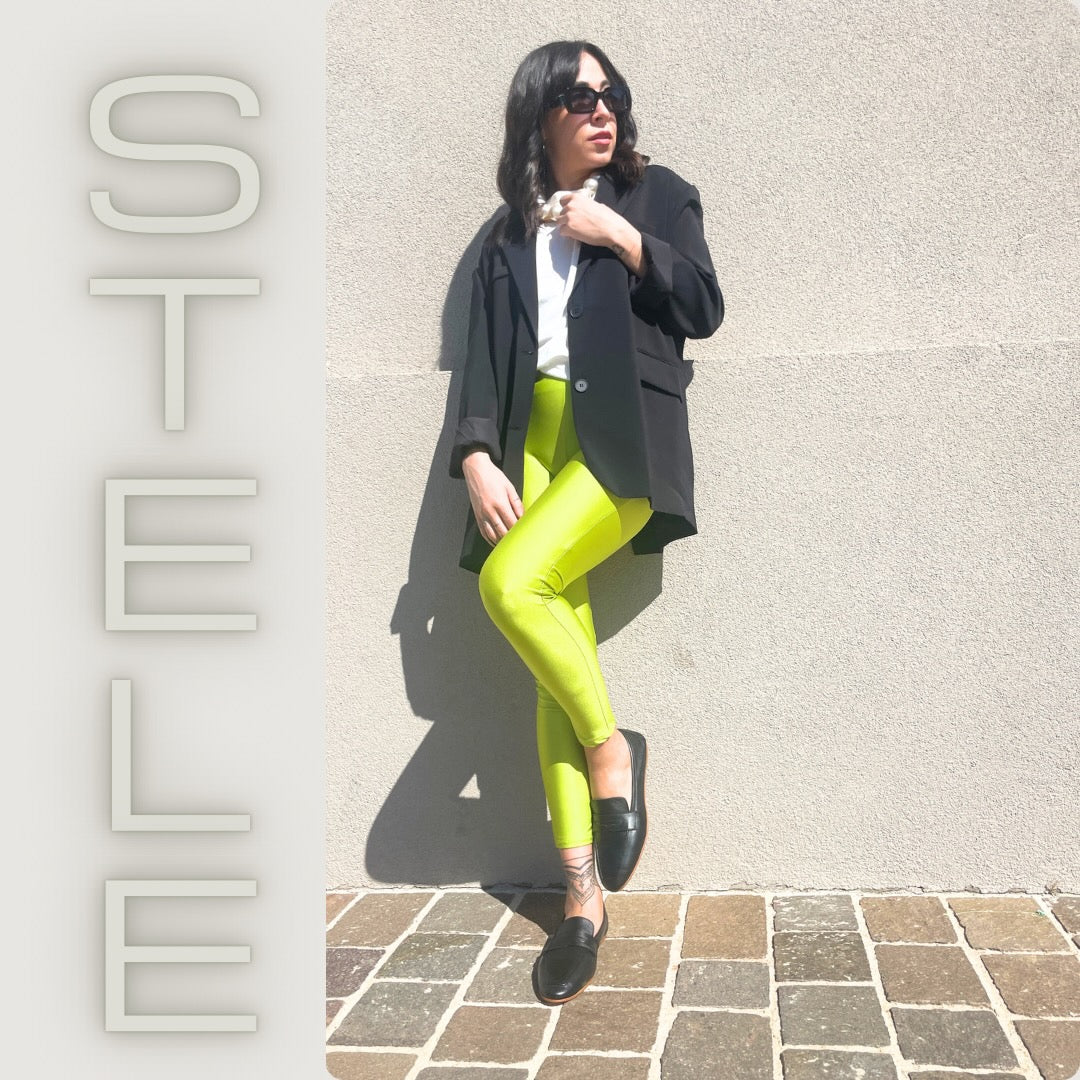 ATENE-mocassino-vista-indossato-corpo-intero-punta-nappa-nera