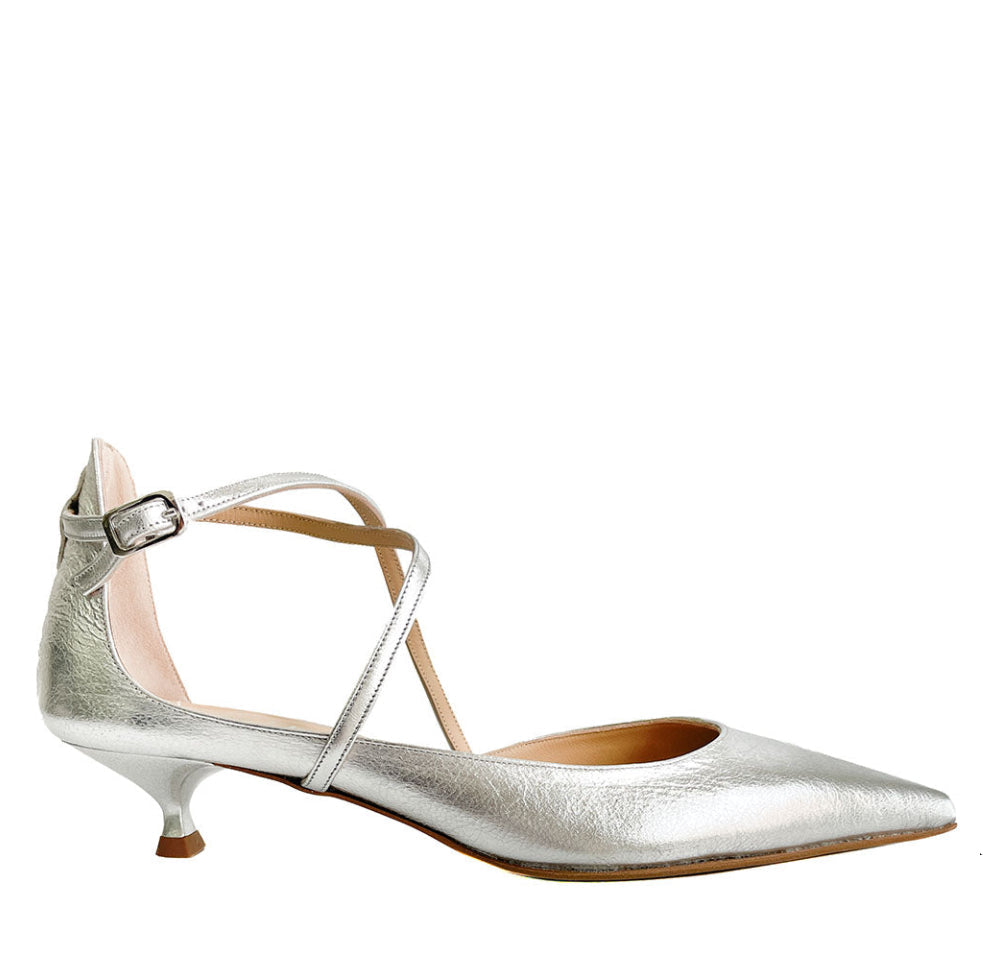 TOLOSA-slingback-vista-laterale-singola-nappa-laminata-argento