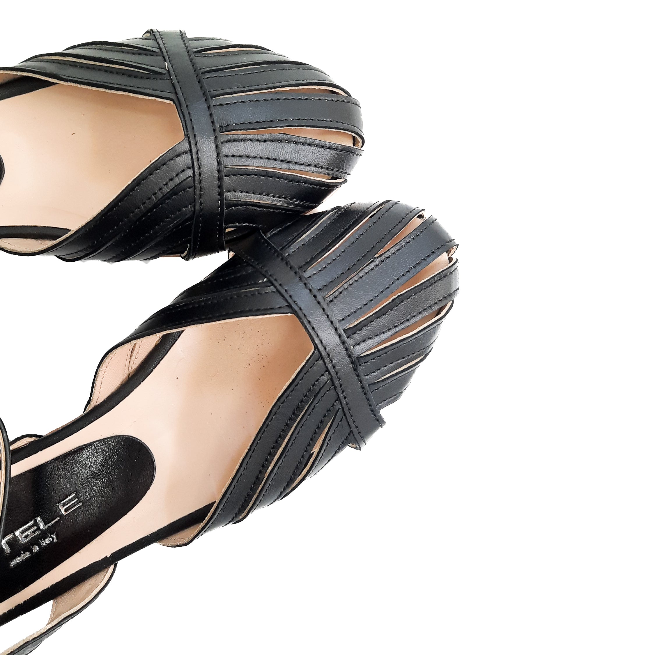 FRESNO-sandalo-ragnetto-vista-punta-vicino-paio-nappa-nera-tacco-1