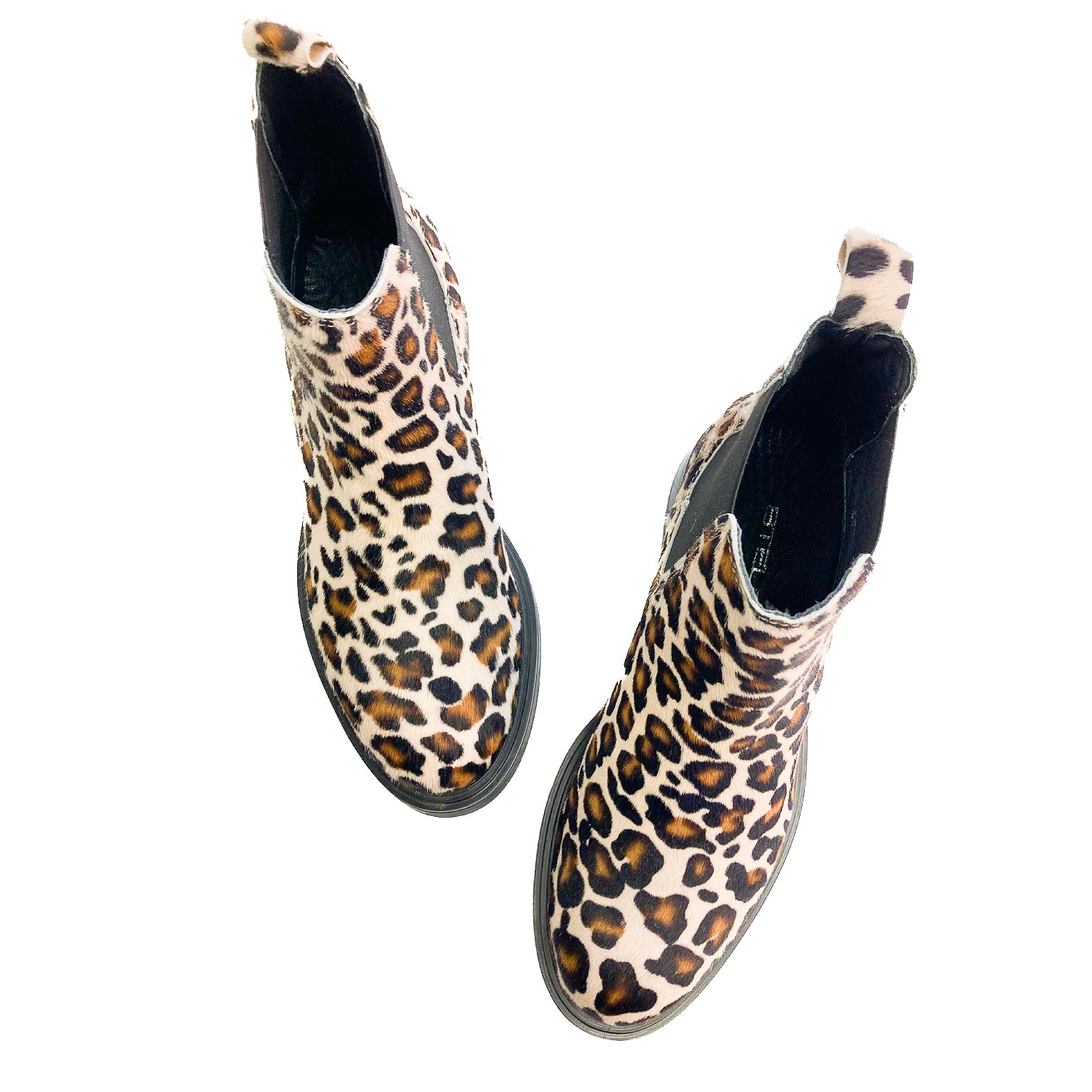 LIEGI-stivaletto-beatles-vista-punta-sopra-paio-cavallino-maculato