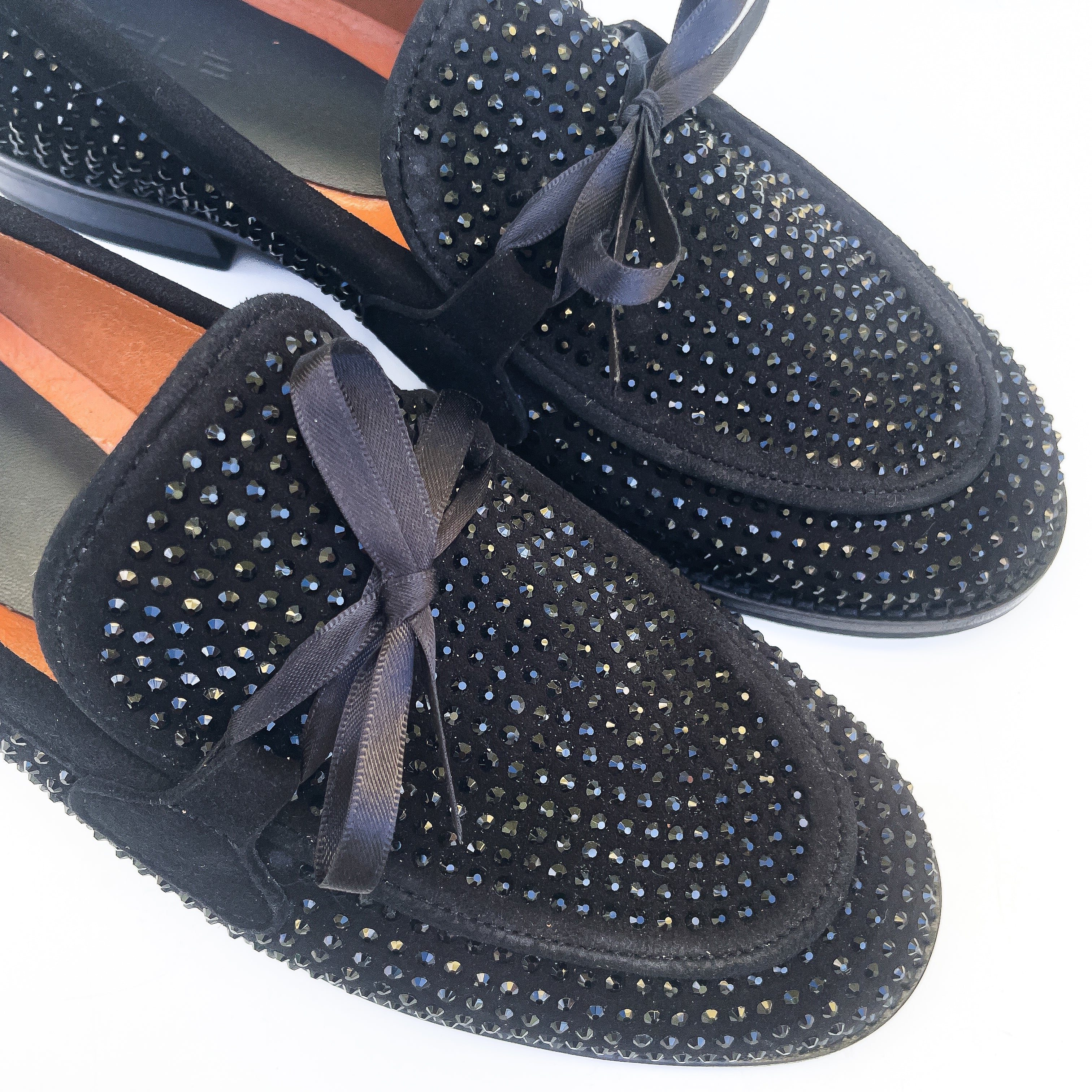 concordia-camoscio-Nero-Strass-neri-pelle-vista-dettagli