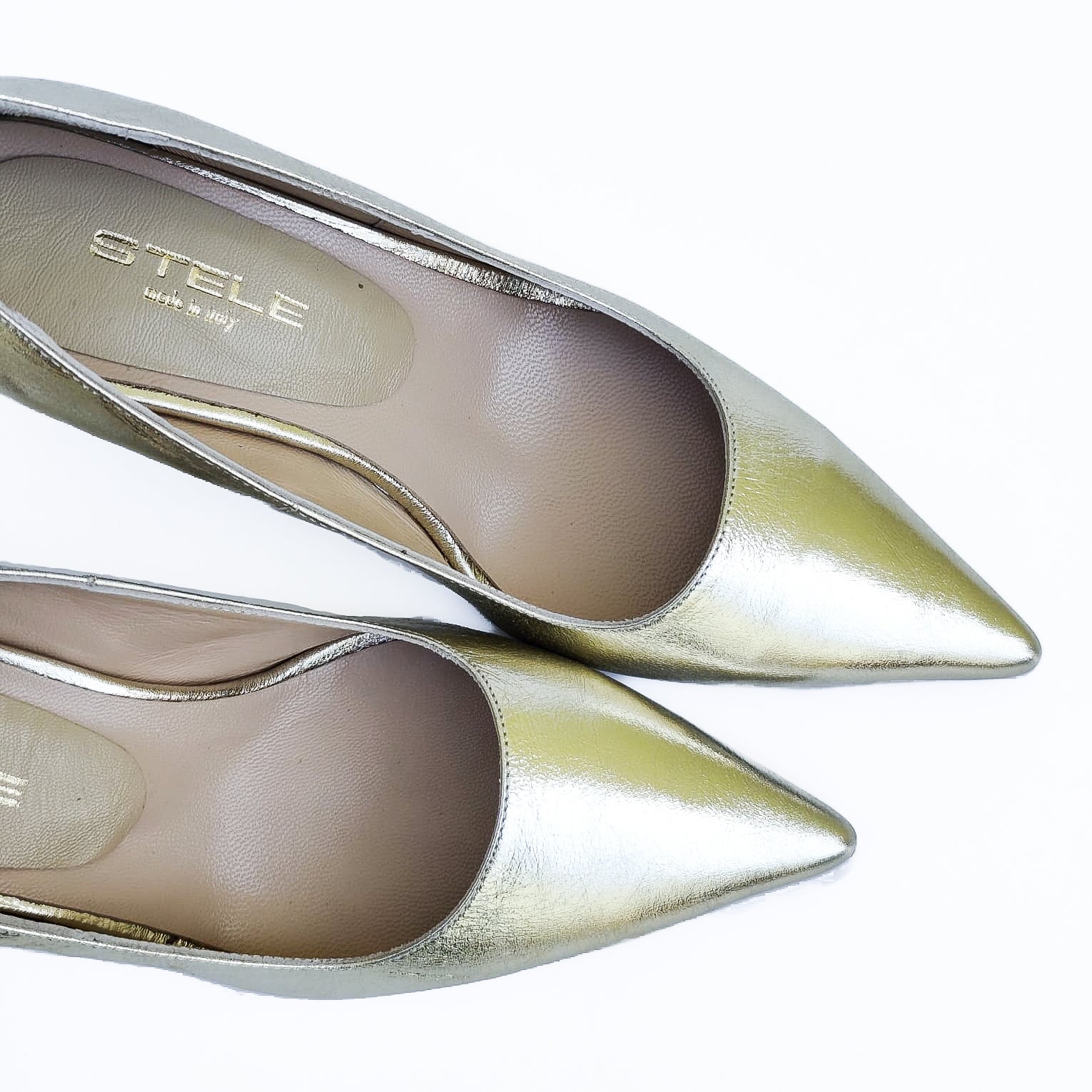 VANESA-decollete-vista-punta-sopra-paio-laminato-platino