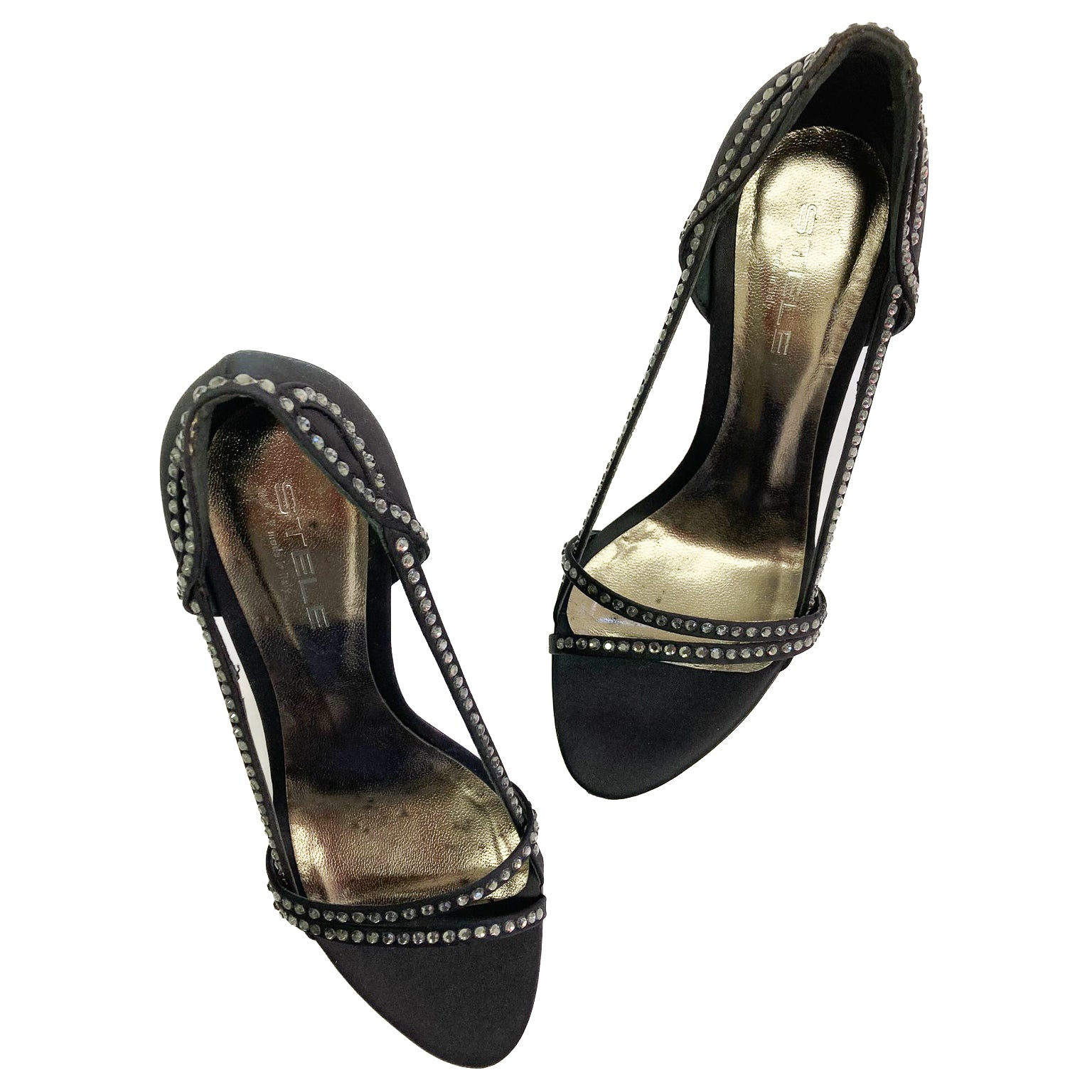 LIZ-sandalo-vista-punta-sopra-paio-raso-nero-swarovski