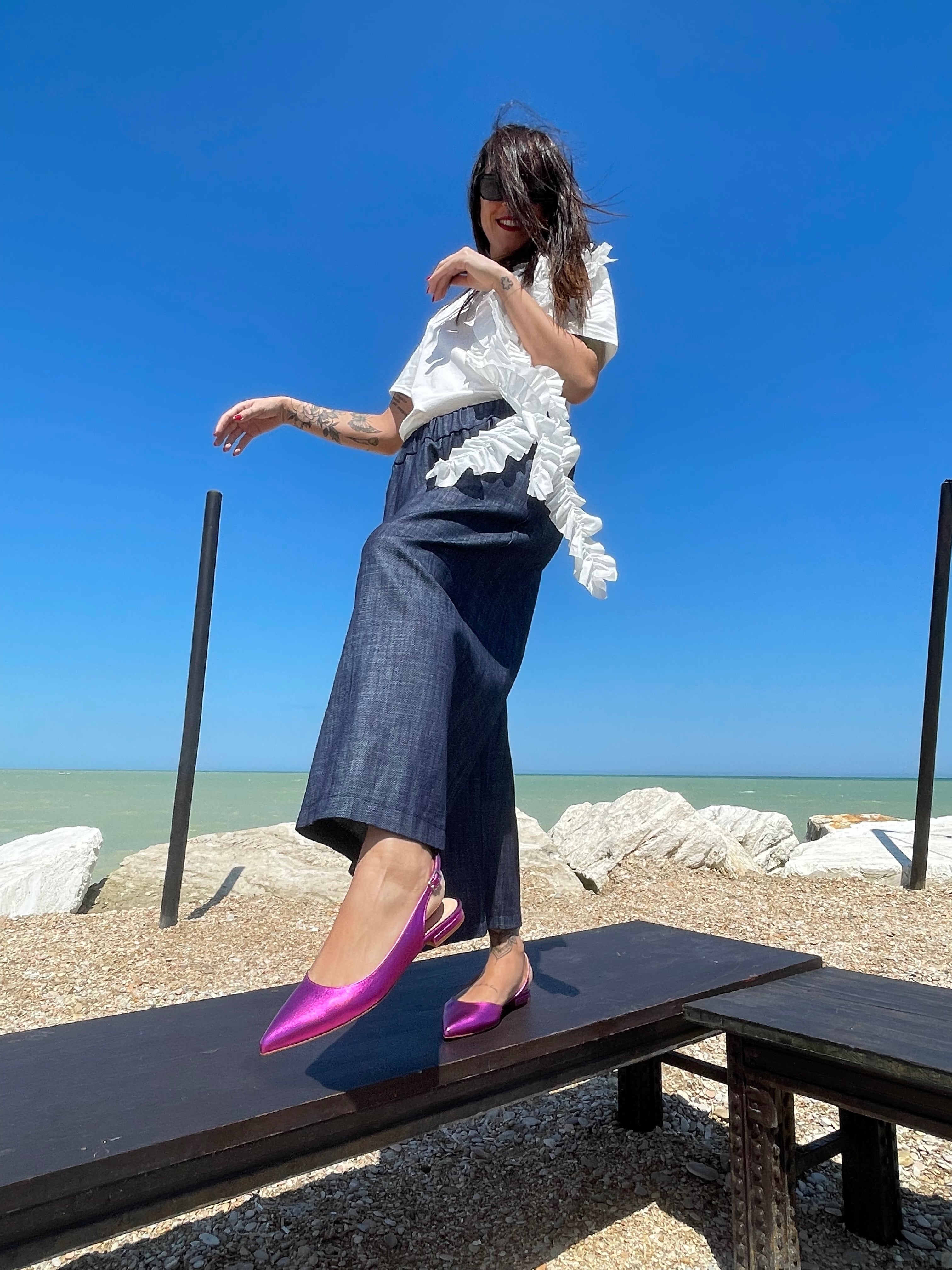 ARDISIA-slingback-chanel-vista-punta-corpo-intero-laminato-fucsia