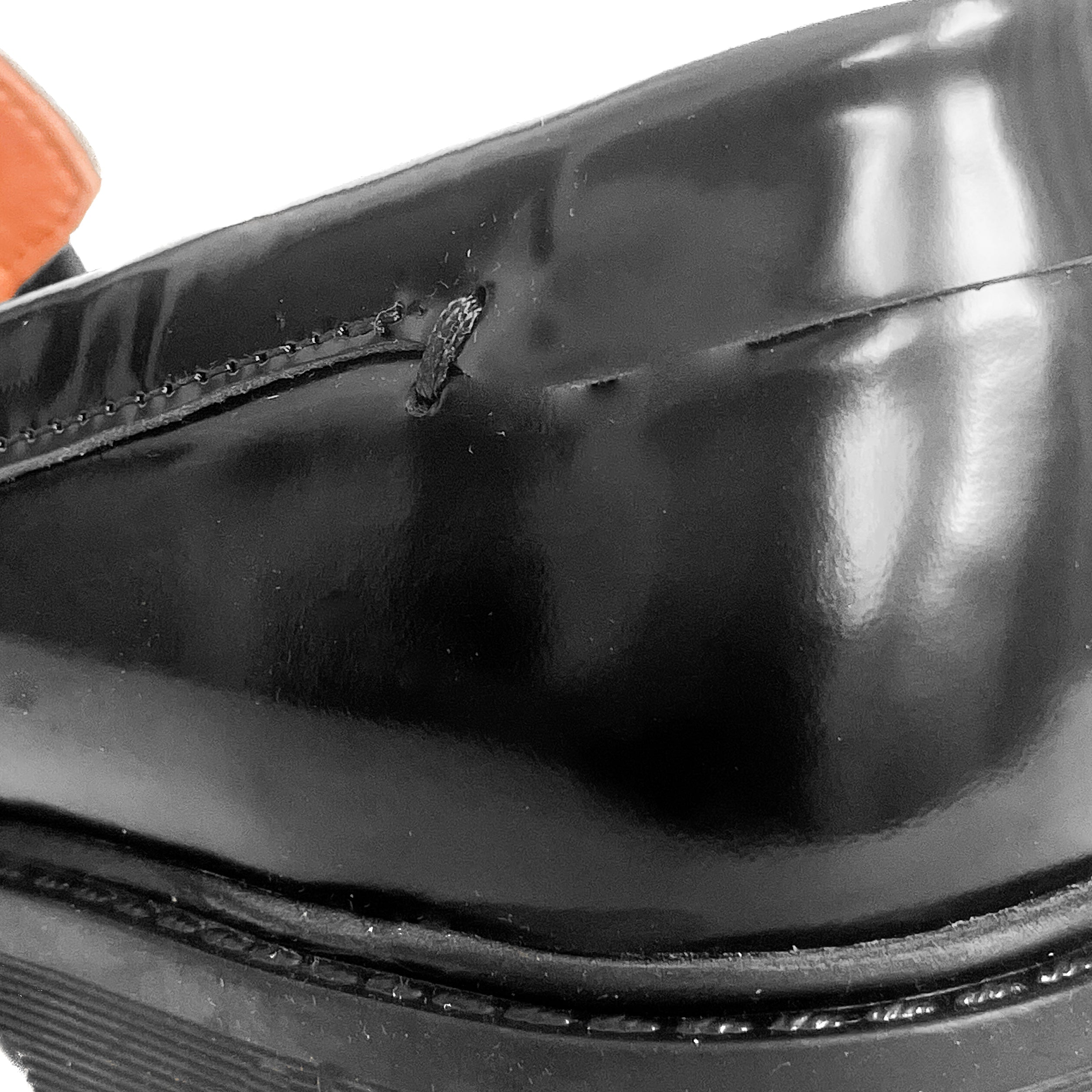 BONN-mocassini-vista-tallone-dettaglio-abrasivato-camoscio-nero