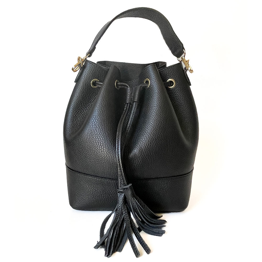 CAMELIA-BAG-borsa-secchiello-vista-frontale-vitello-nero