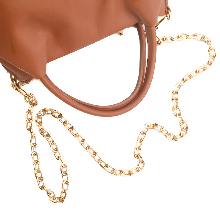 CATENA-ORO-accessori-cinta-vista-indossata-borsa-tracolla-cinta-oro