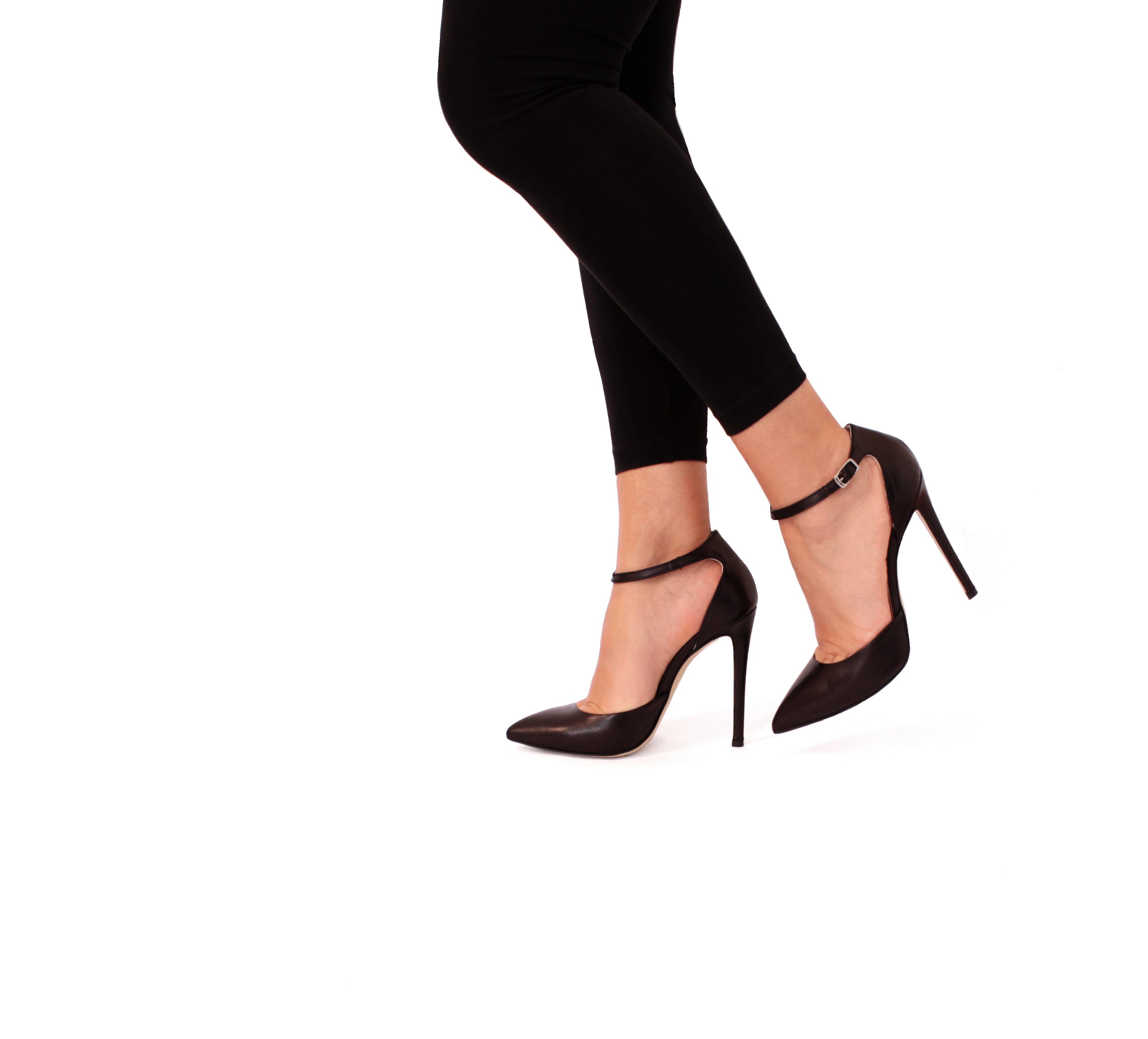 CLARE-punta-tallone-vista-indossato-tallone-nappa-nero-tacco-11