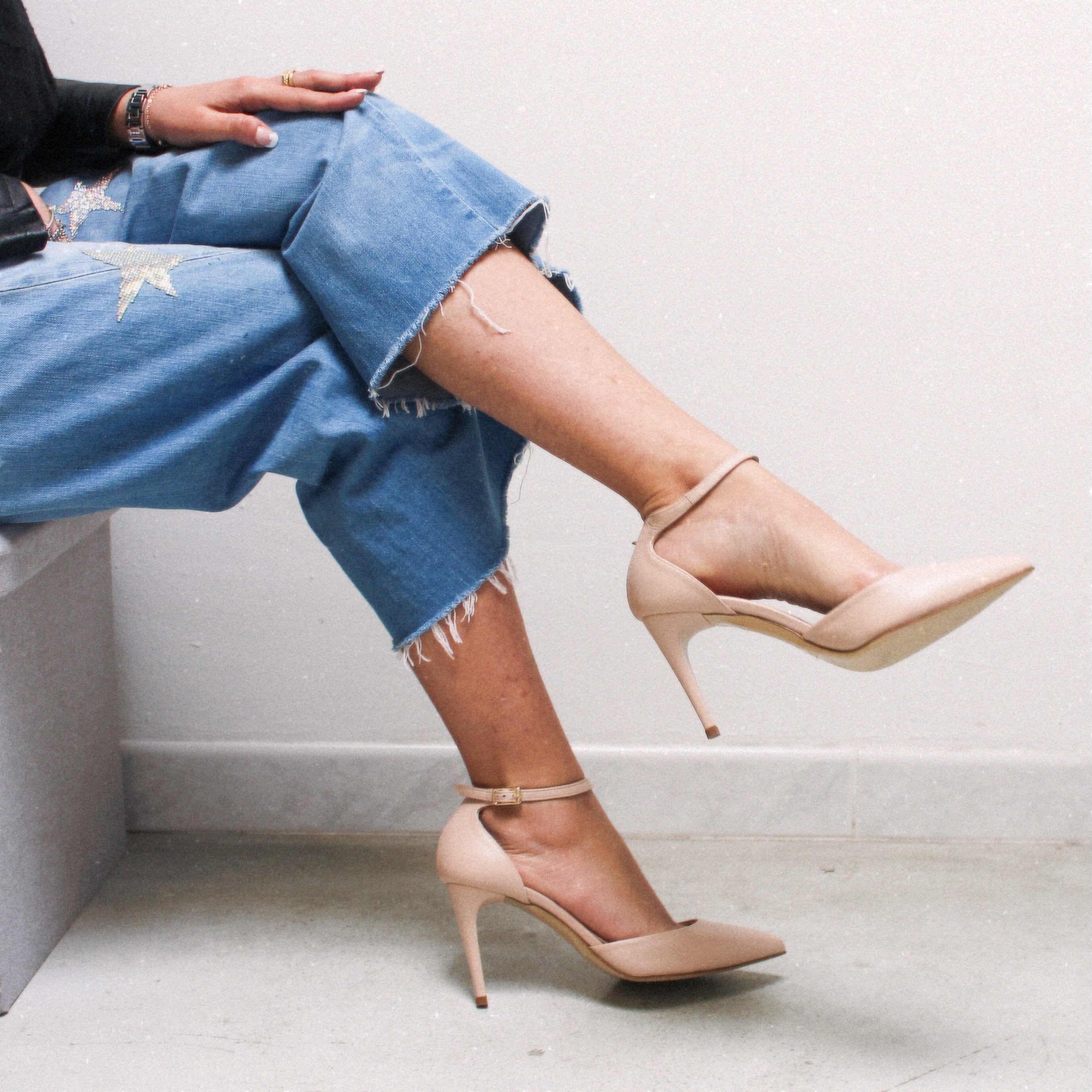 CLARE-punta-tallone-vista-indossato-tallone-seduta-nappa-nudo -tacco-9