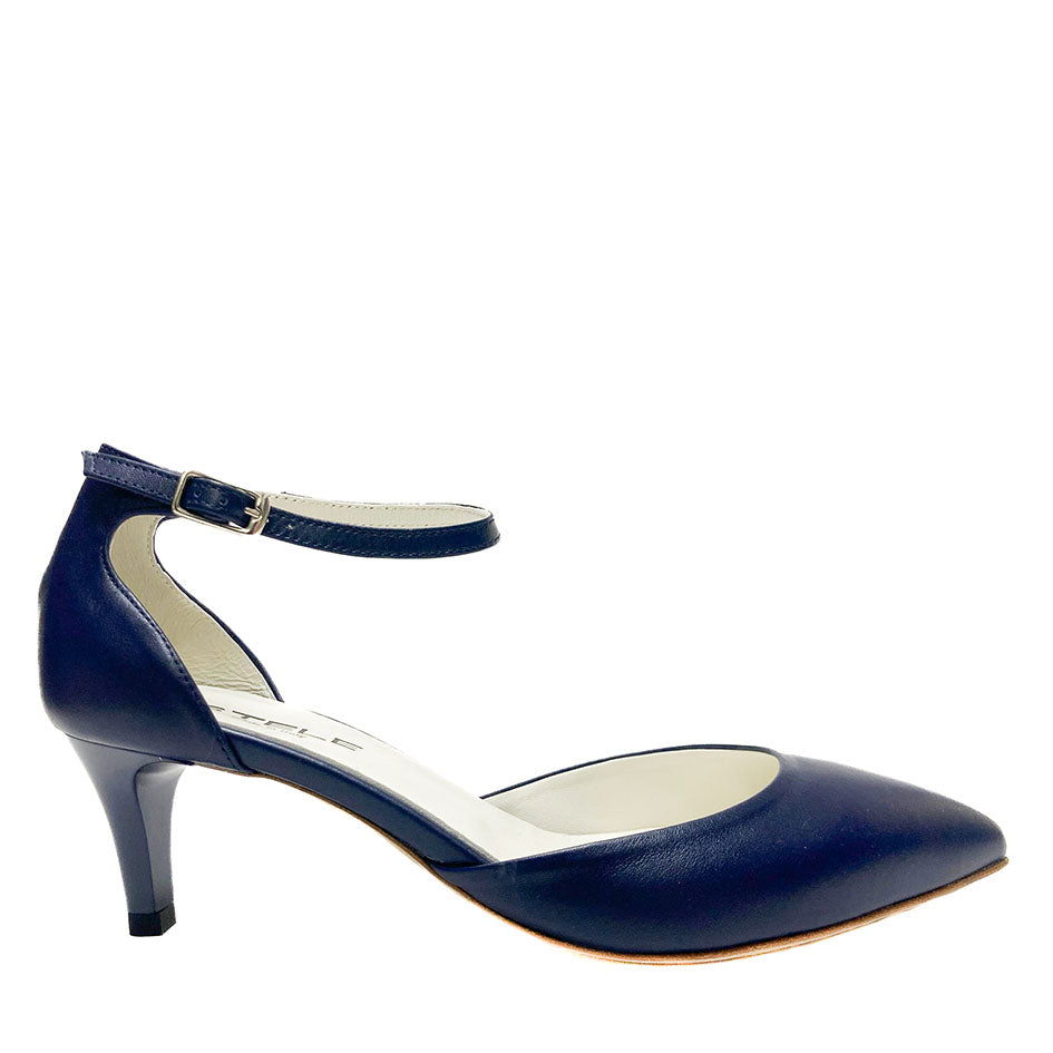 CLARE-punta-tallone-vista-laterale-singola-nappa-blu-tacco-5