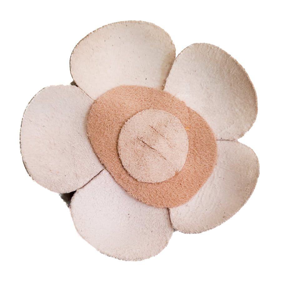 FIORE-CON-PIETRE-accessori-vista-dietro-nappa-nudo-laminato-platino