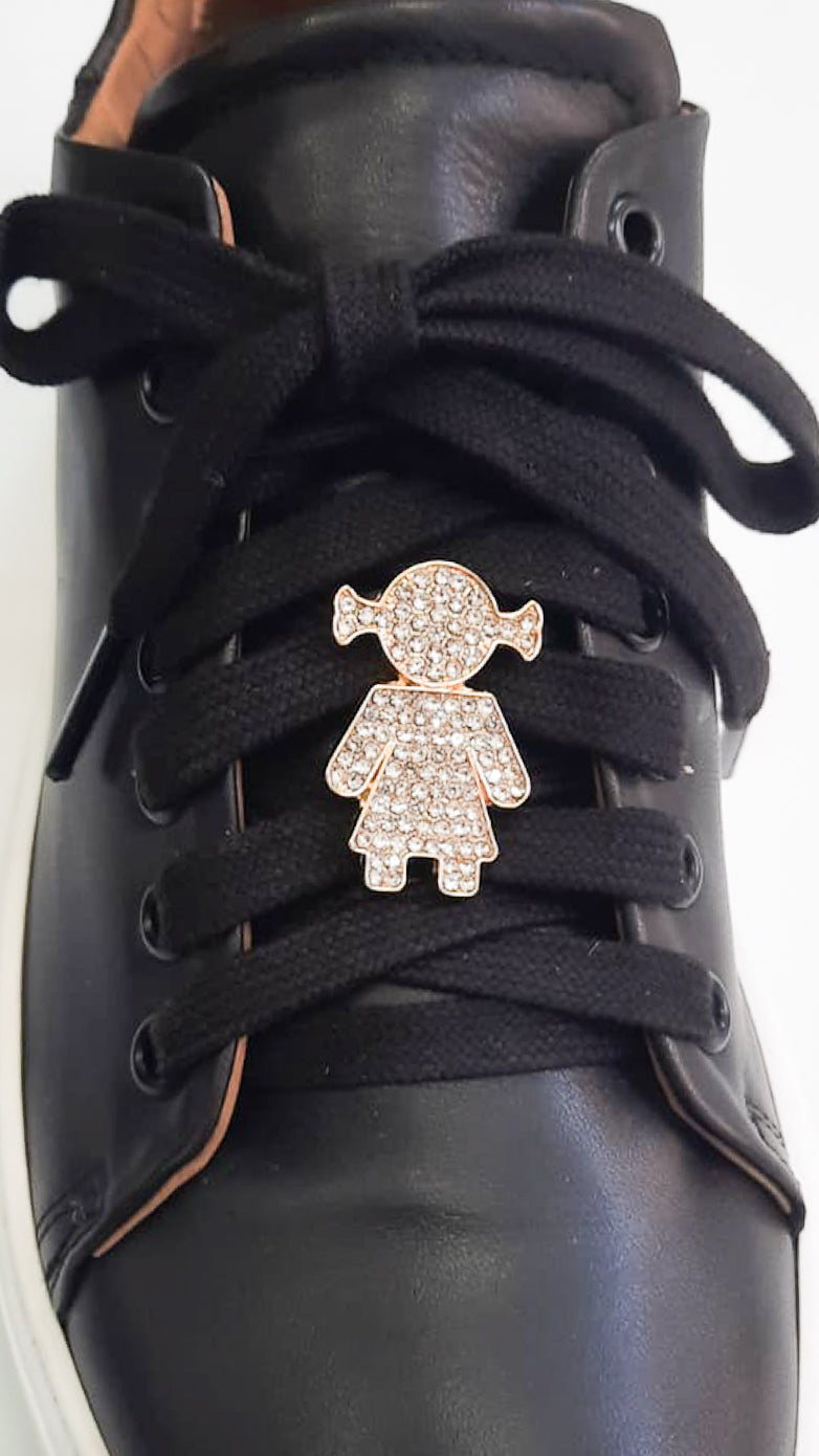 GIRL-STRASS-accessori-vista-indossato-sneakers-metallo-oro