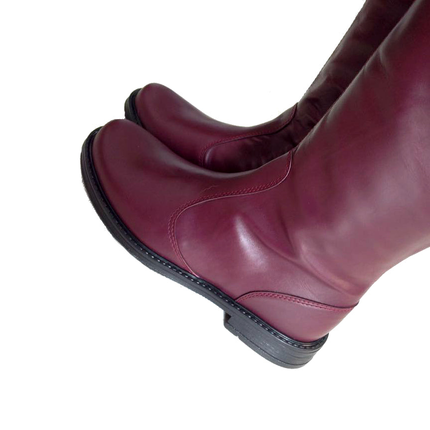 INOCENCIA-stivale-vista-punta-lato-paio-vitello-bordeaux