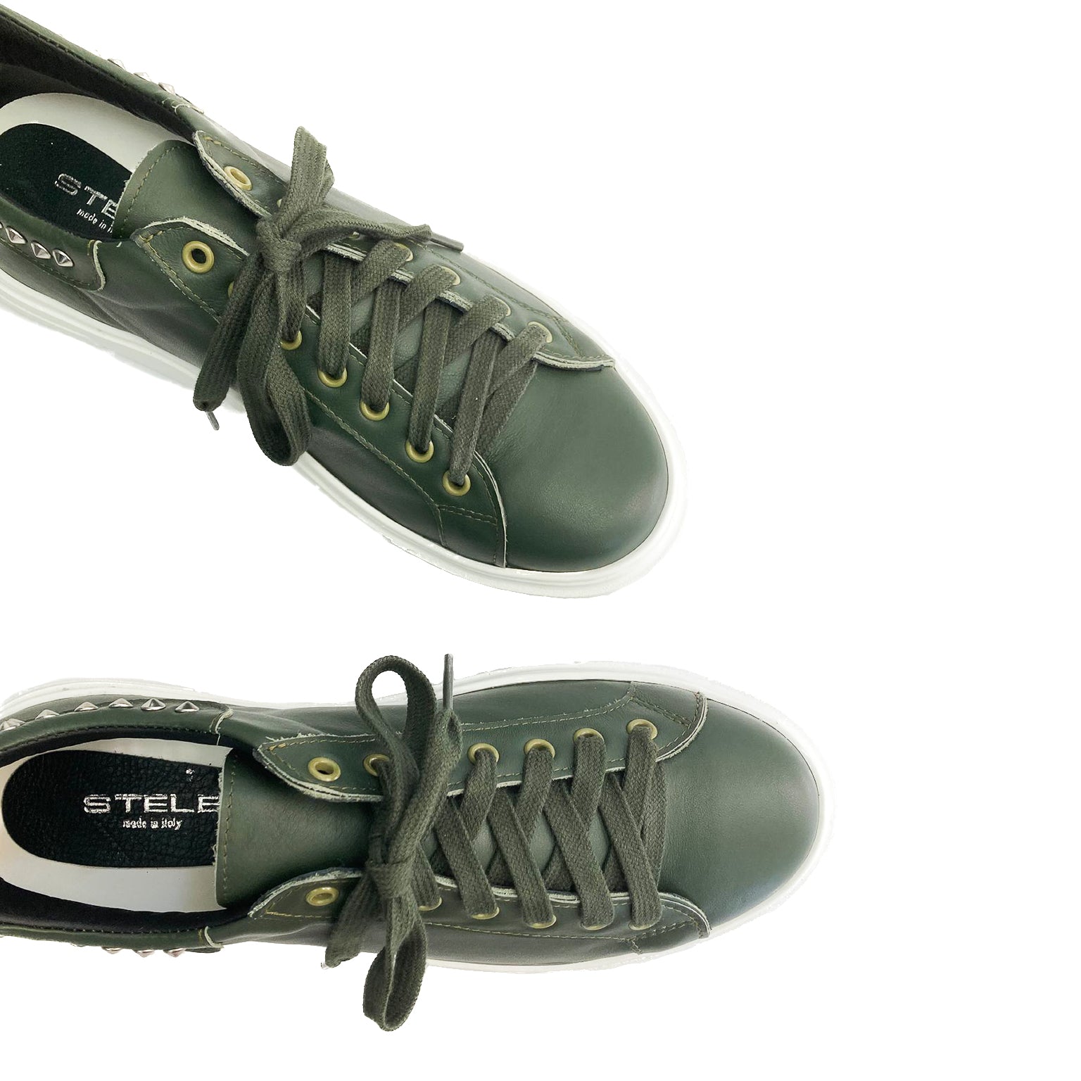 ISOTTA-sneakers-vista-punta-sopra-vitello-verdone-borchie-nikel