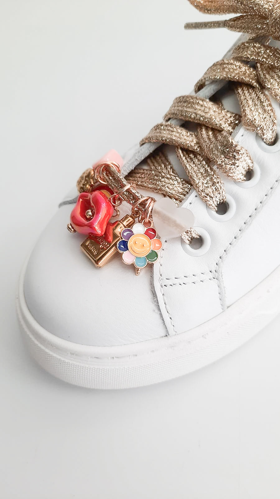 LACCI-CHARMS-accessori-vista-indossato-charms-destra-cotone-laminato-oro