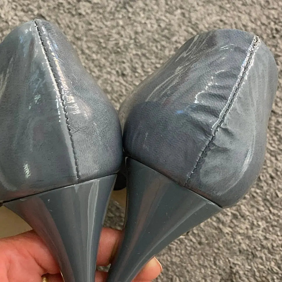 LETY-decollete-vista-tallone-abrasivato-grigio-pieghe