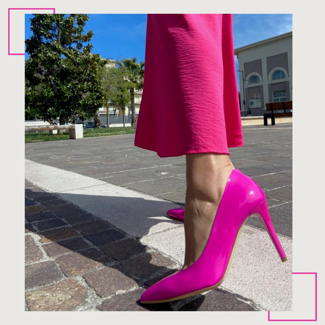 LETY-decollete-vista-indossato-tallone-vernice-fucsia