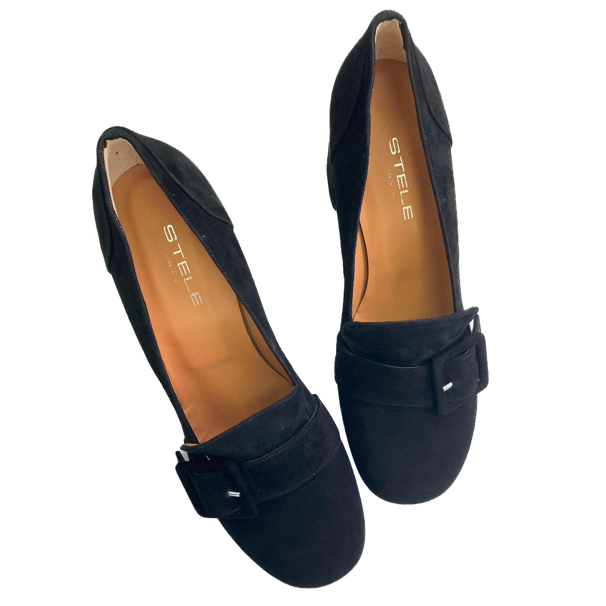 MADRID-mocassino-con-tacco-vista-punta-sopra-camoscio-nero