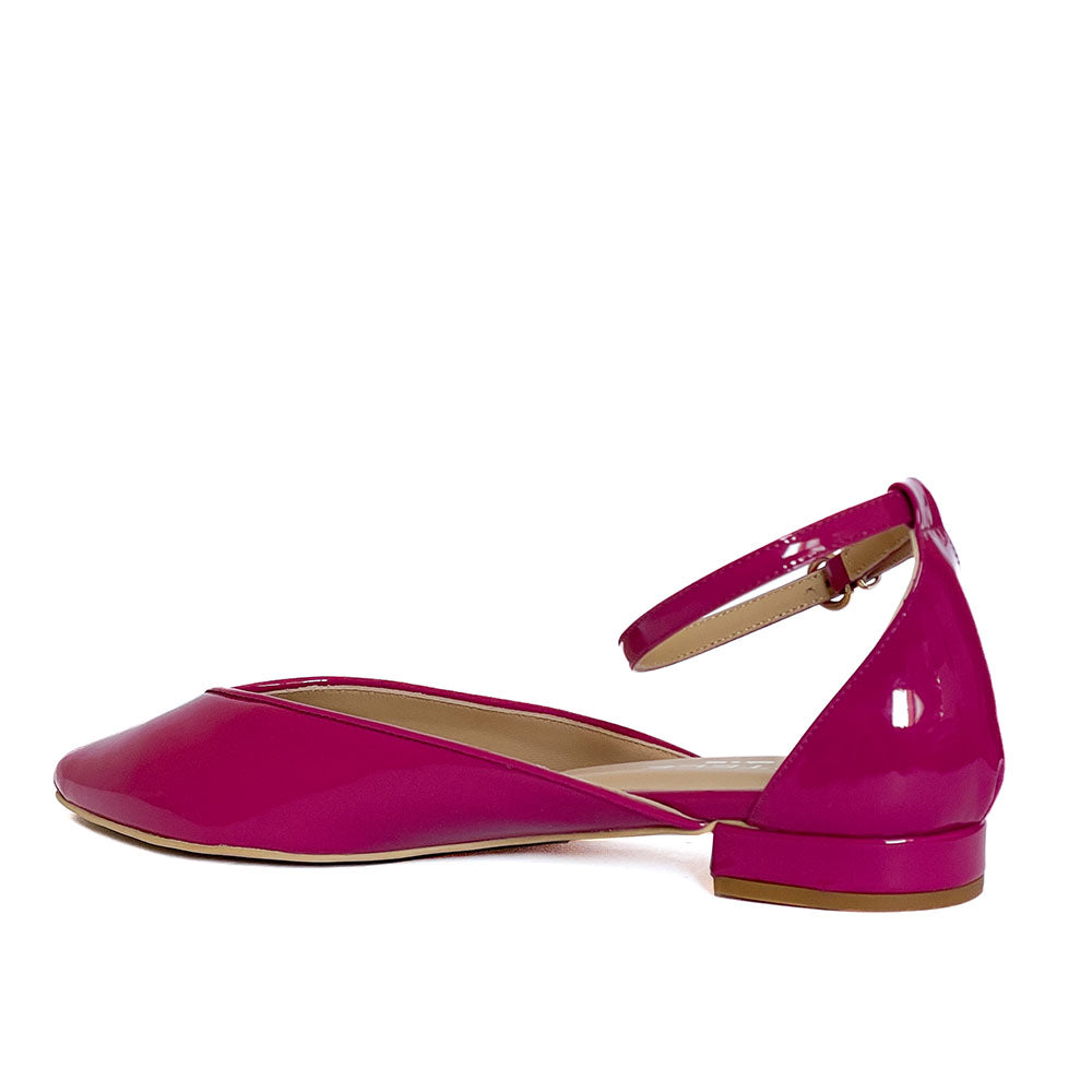 MARA-punta-tallone-ballerina-vista-tallone-vernice-ciclamino