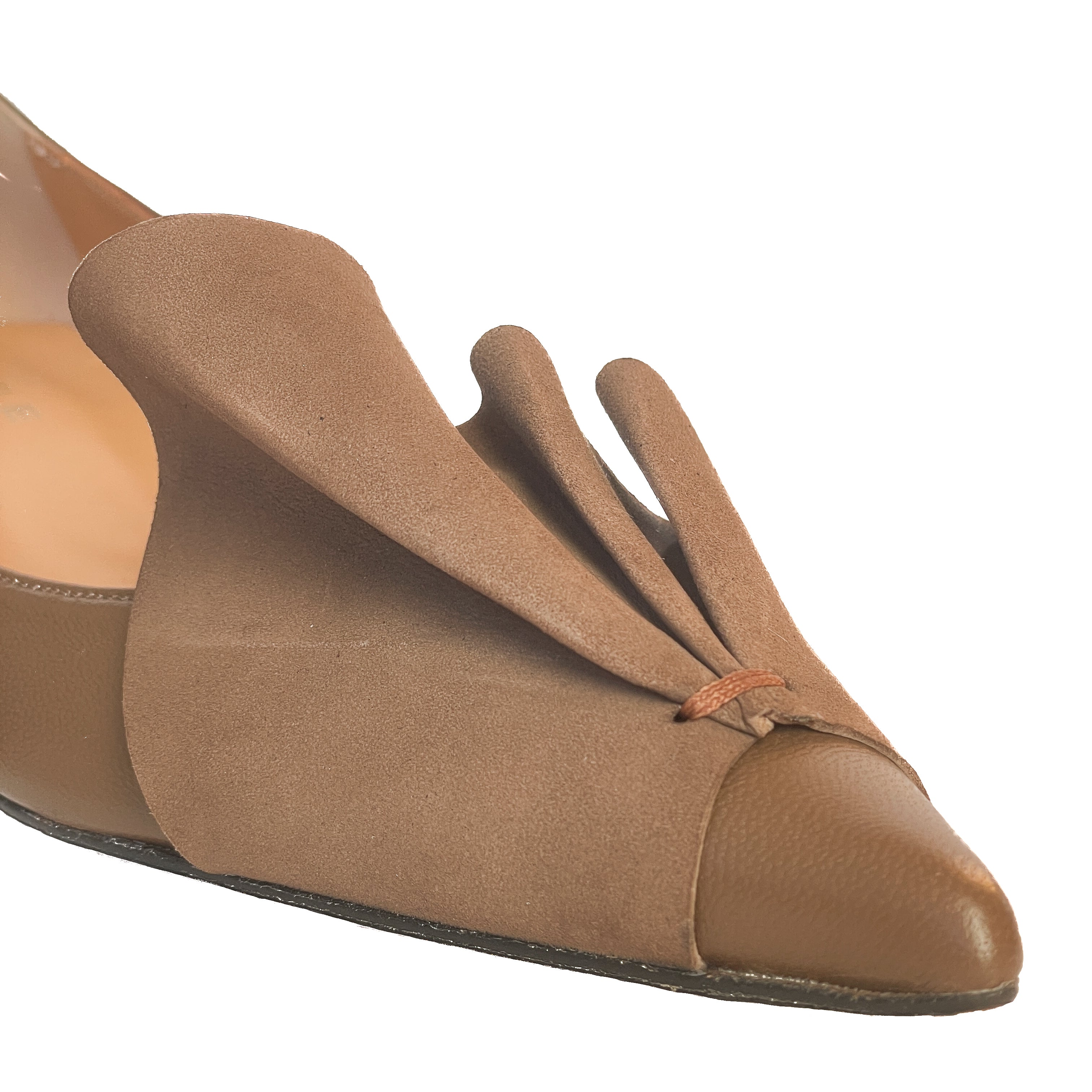 NOVATO-decollete-vista-ventaglio-singola-nappa-e-camoscio-tortora