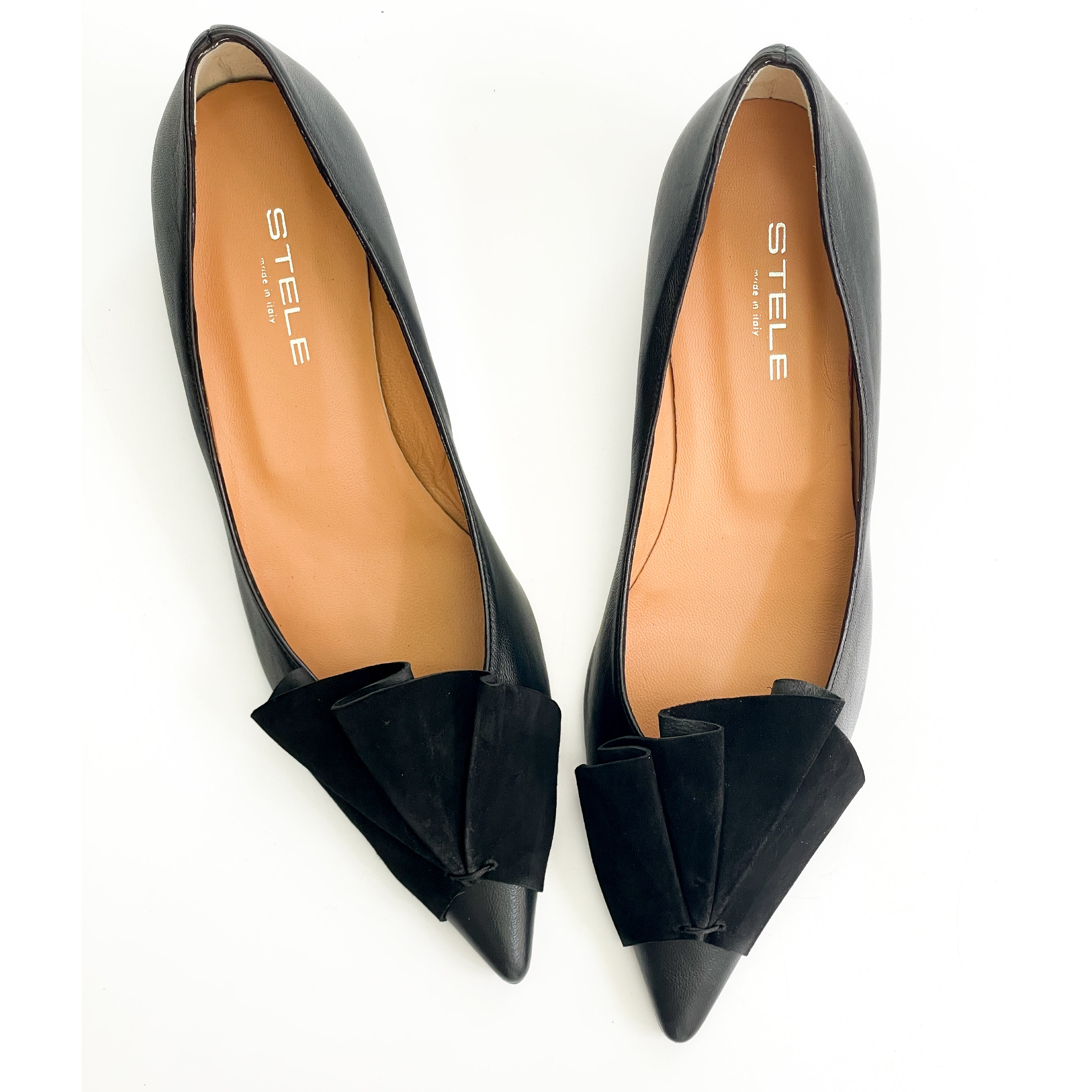 NOVATO-decollete-vista-punta-paio-sopra-nappa-nera-camoscio-nero