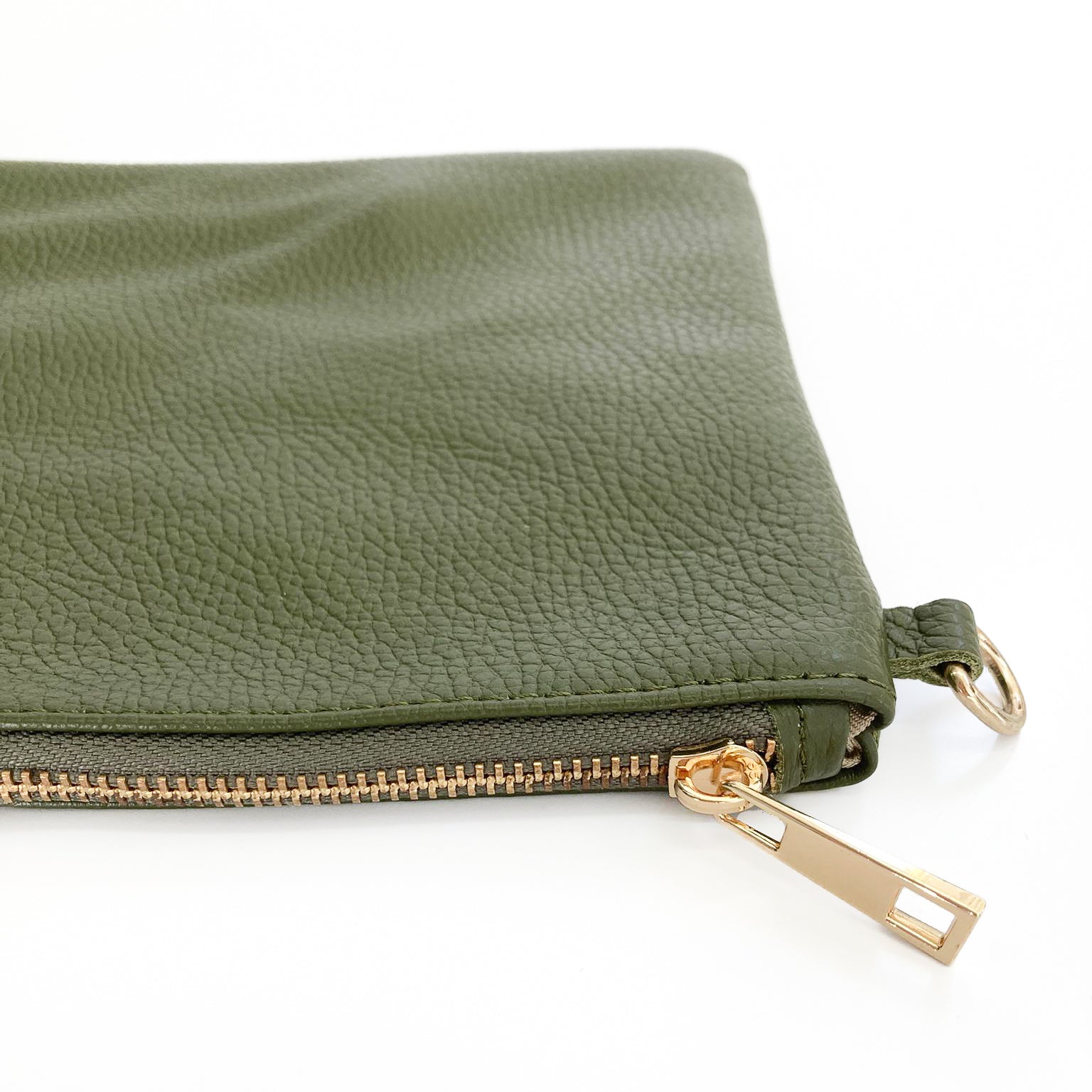 OLIVIA-BAG-borse-pochette-vista-frontale-vicino-zip-vitello-verde-militare