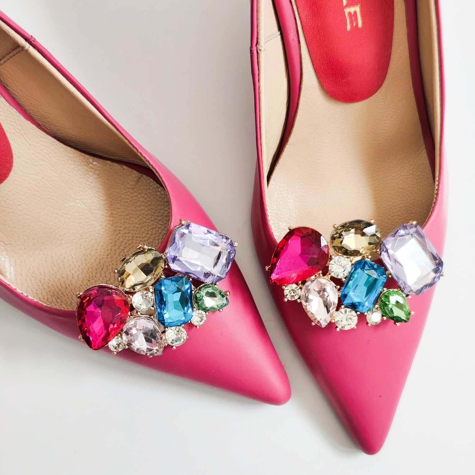 PIETRE-COLORATE-F-accessori-clip-vista-indossata-sopra-paio-metallo-oro-multicolor