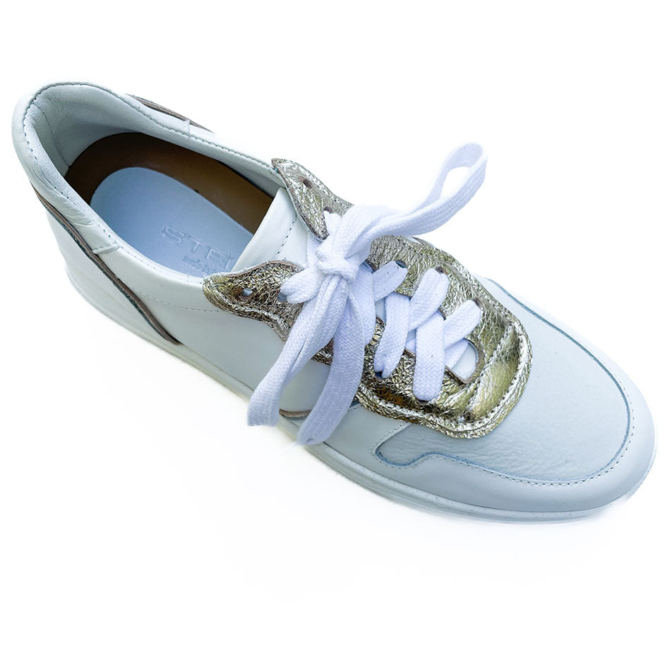 VALERIE-sneakers-vista-punta-sopra-vitello-bianco-laminato-platino